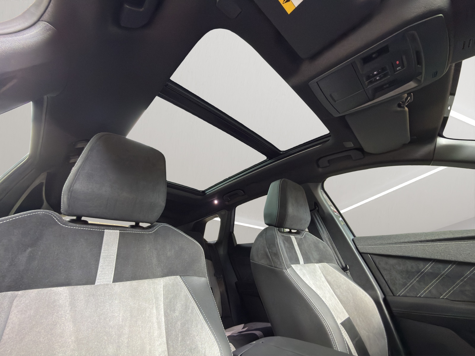 OPEL Grandland Electric Ultimate 4x4-image-24