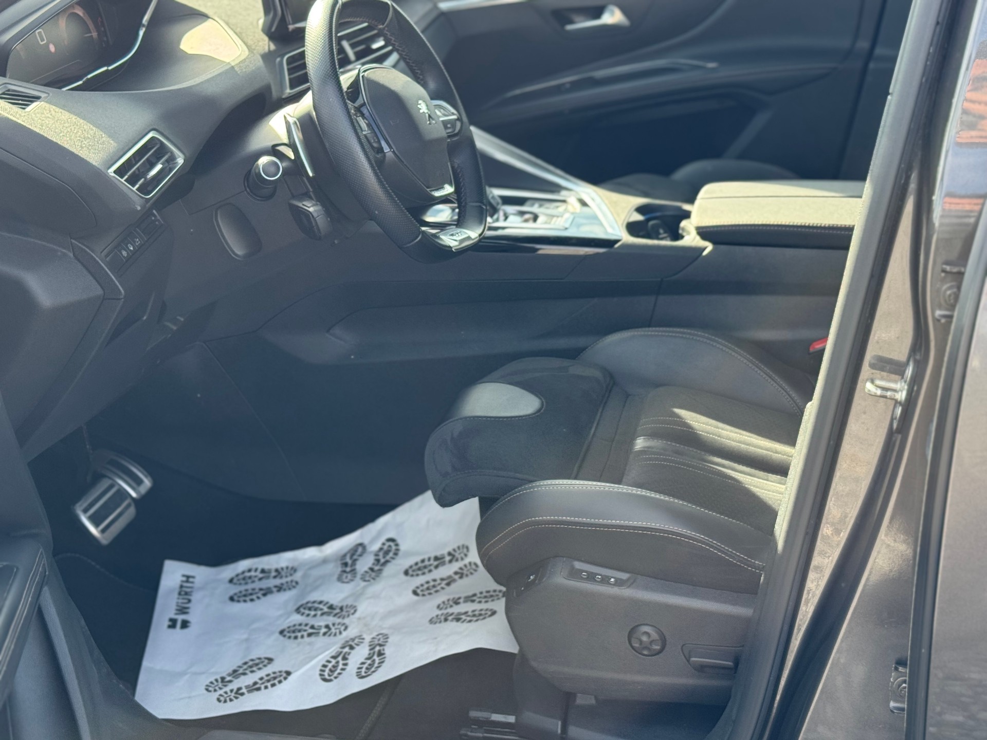 PEUGEOT 5008 1.5 BlueHDi GT EAT8-image-9