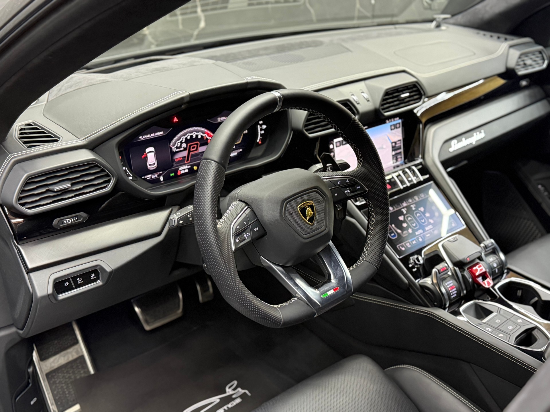 LAMBORGHINI Urus E-Gear "Facelift"-image-6