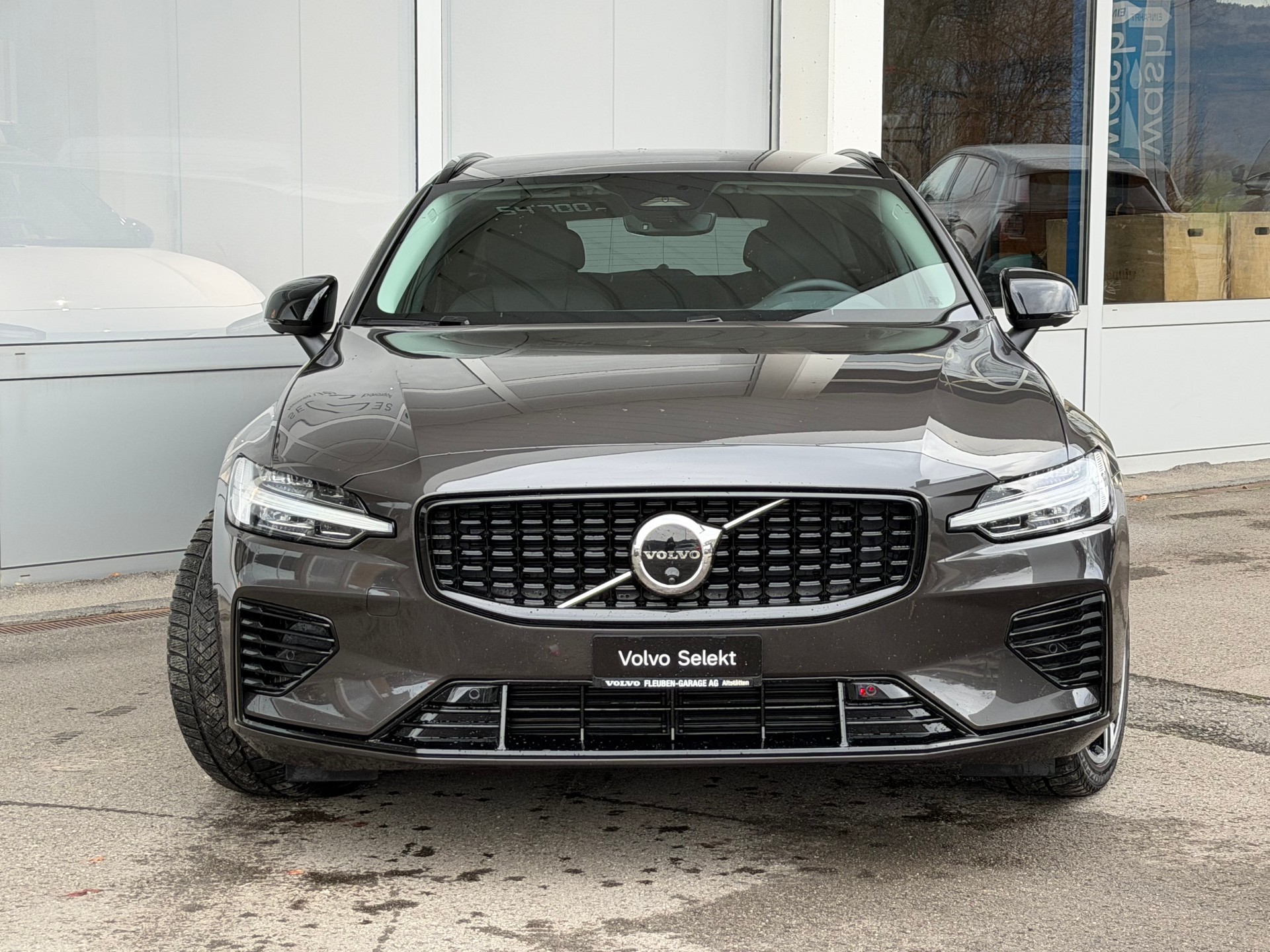 VOLVO V60 T6 eAWD Plus Dark Geartronic-image-22