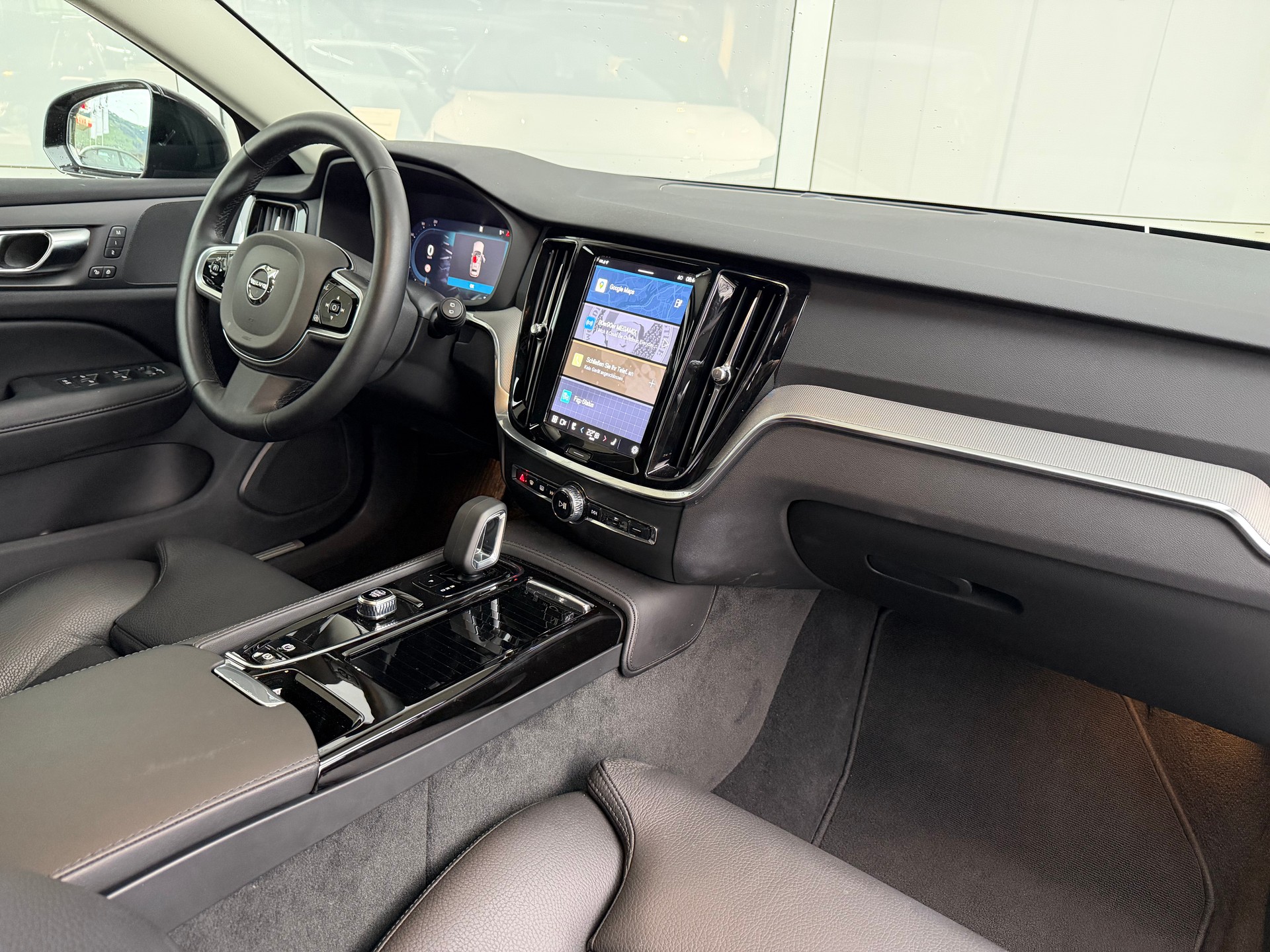 VOLVO V60 T6 eAWD Plus Dark Geartronic-showroom-element-2