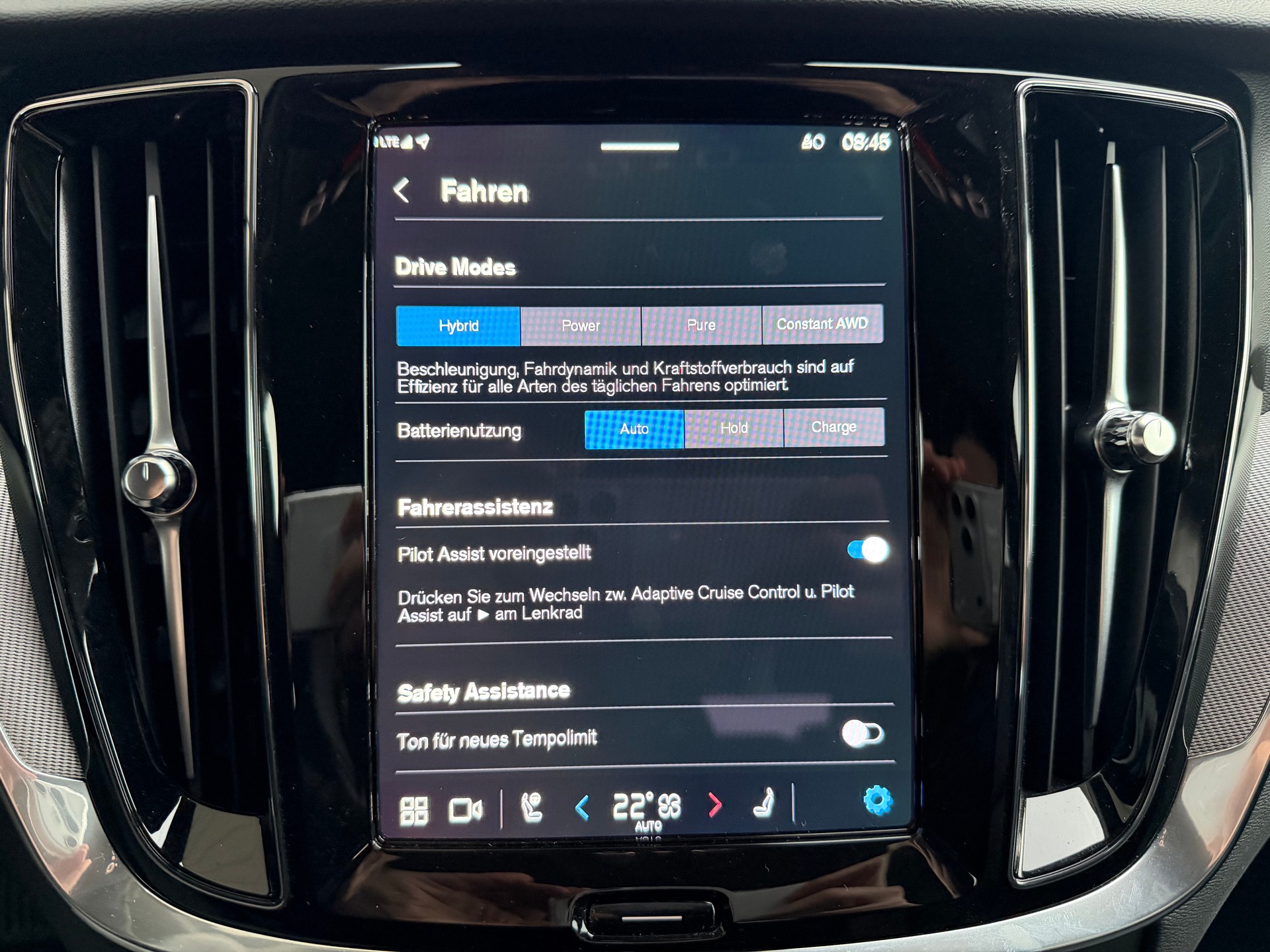 VOLVO V60 T6 eAWD Plus Dark Geartronic-image-16