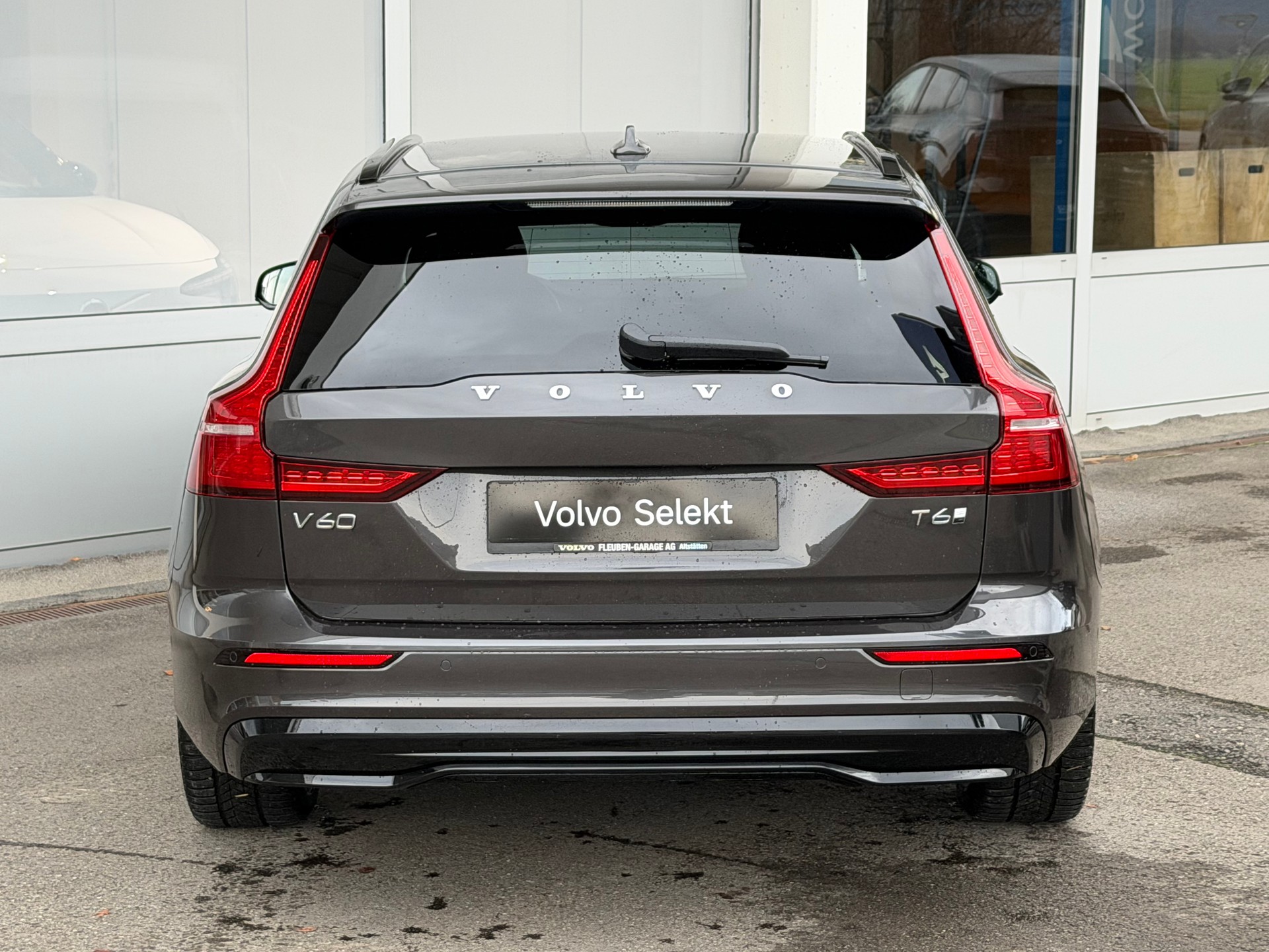 VOLVO V60 T6 eAWD Plus Dark Geartronic-image-20