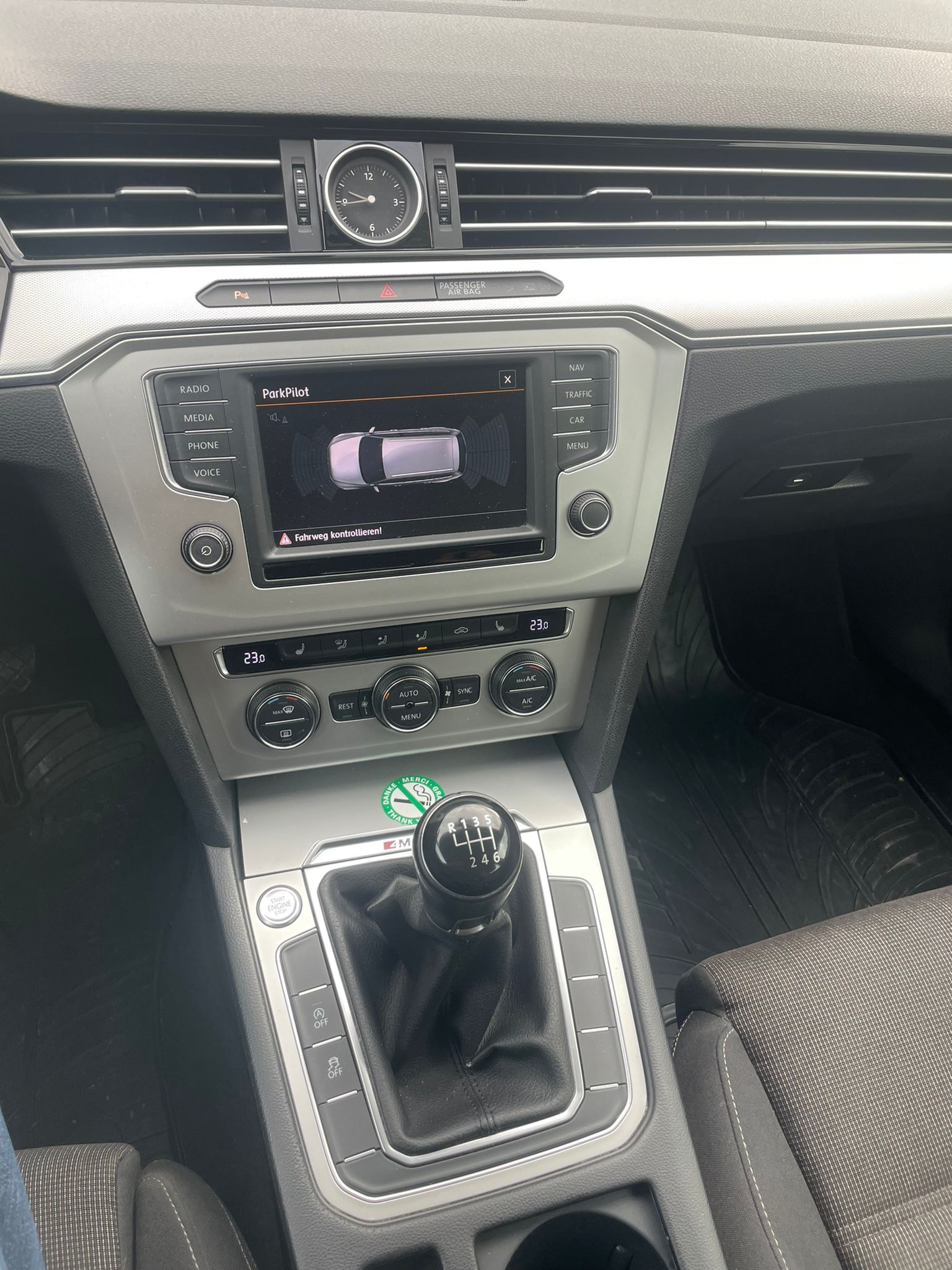 VW Passat Variant 2.0 TDI SCR BMT Comfortline 4Motion-image-5