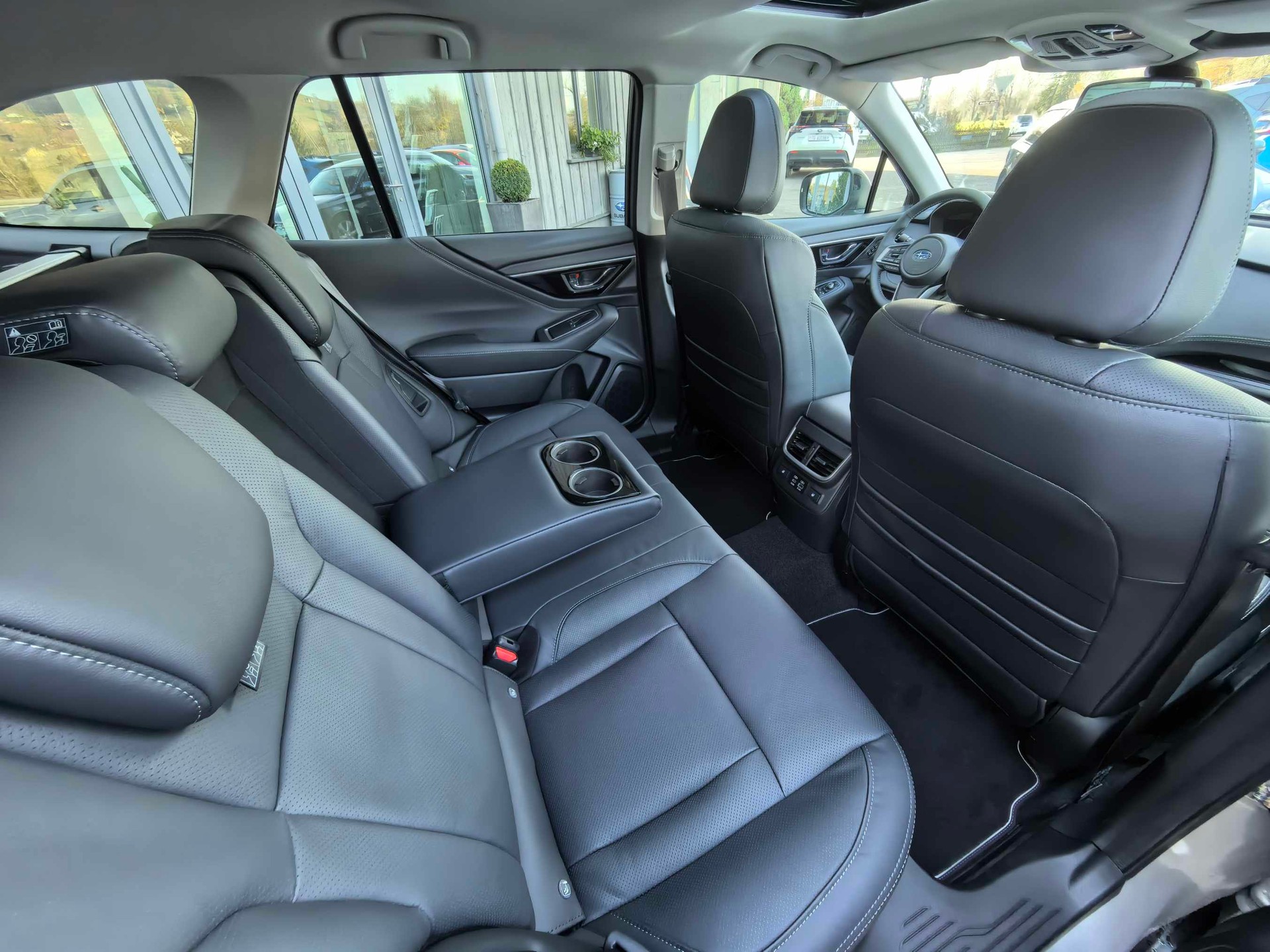 SUBARU Outback 2.5i Luxury AWD Lineartronic "Final Edition"-image-11