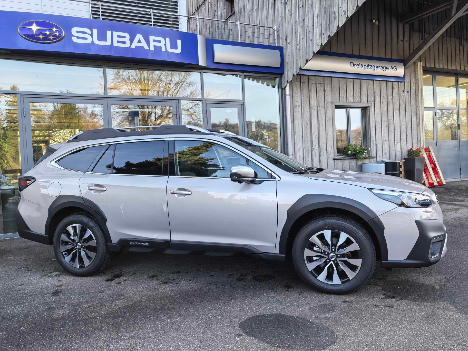 SUBARU Outback 2.5i Luxury AWD Lineartronic "Final Edition"-image-3