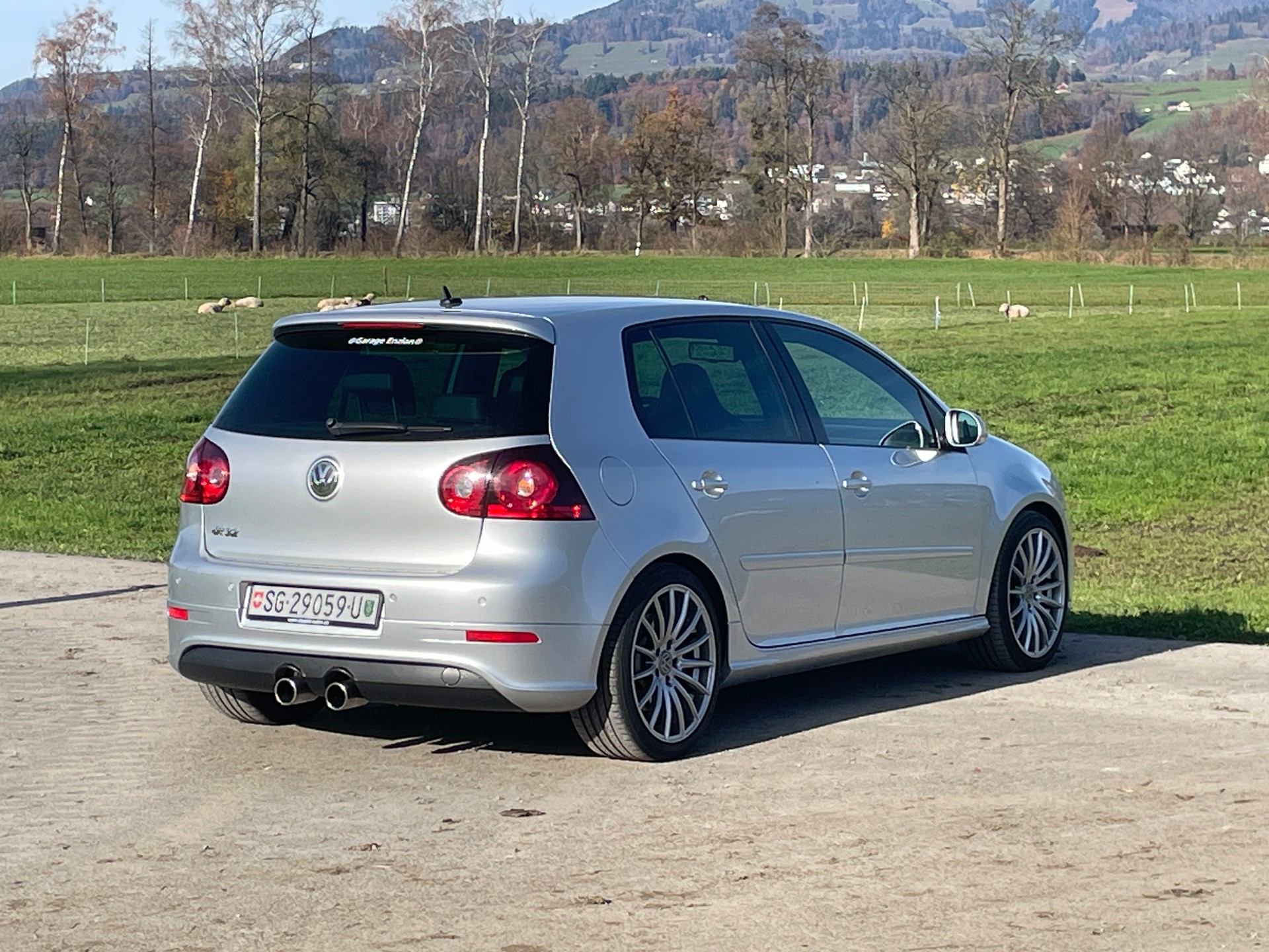 VW Golf V R32 4Motion-image-6