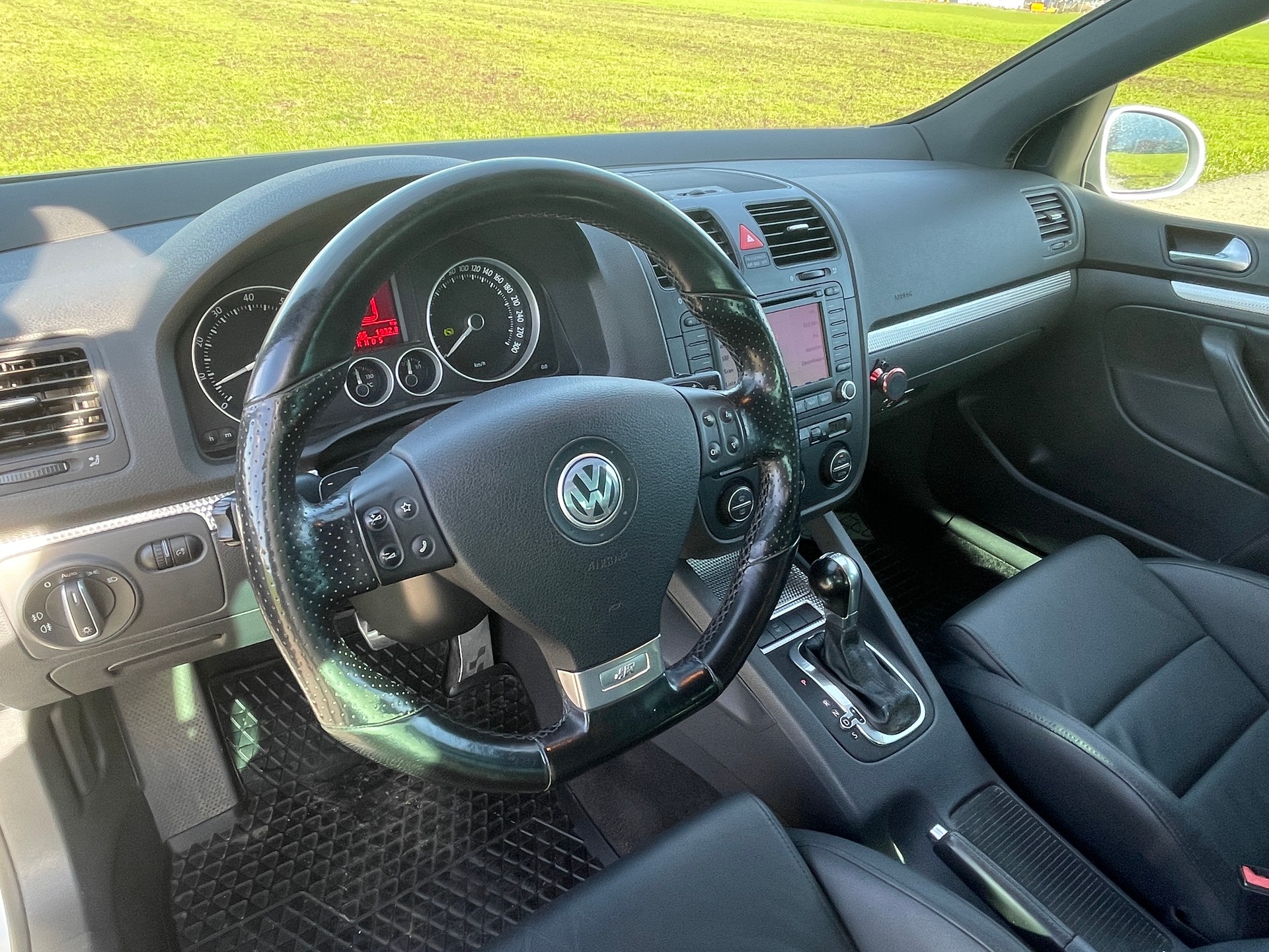 VW Golf V R32 4Motion-image-12