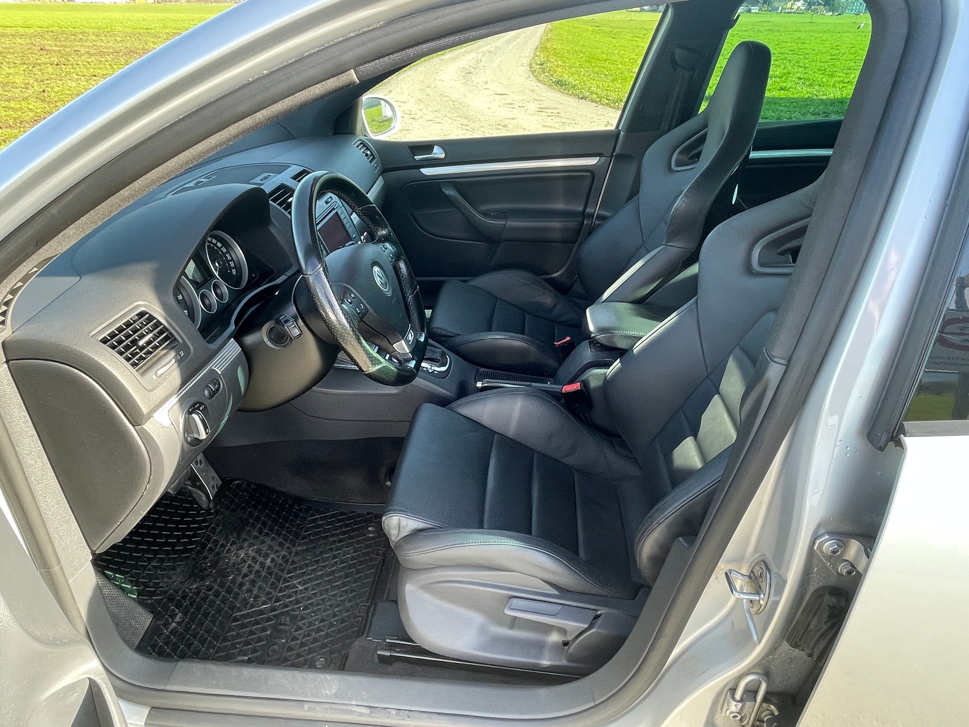 VW Golf V R32 4Motion-image-10