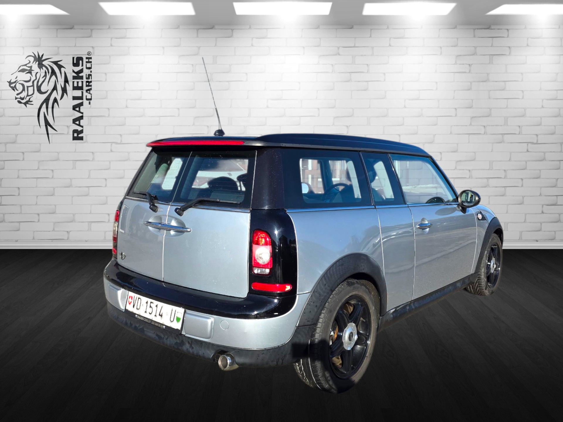 MINI Clubman Cooper D-showroom-element-2