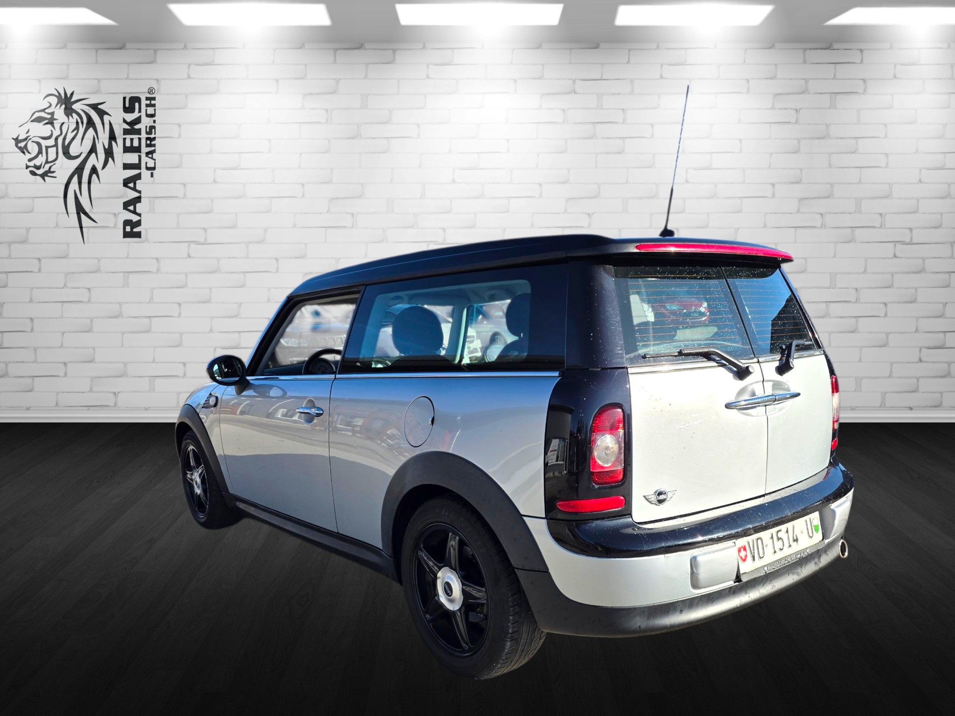 MINI Clubman Cooper D-showroom-element-3