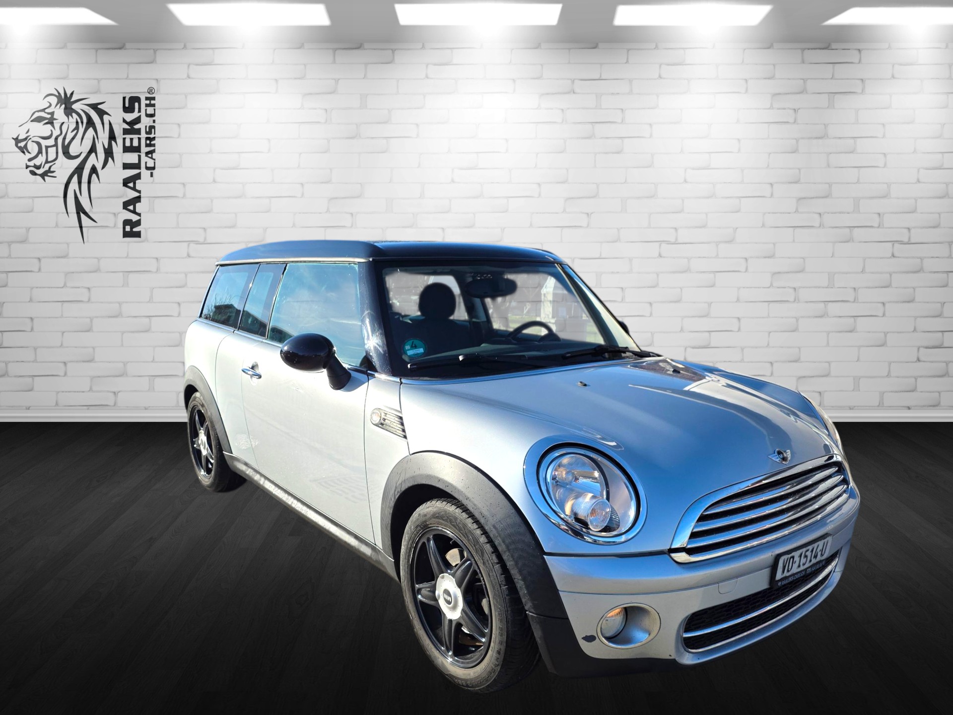 MINI Clubman Cooper D-showroom-element-1