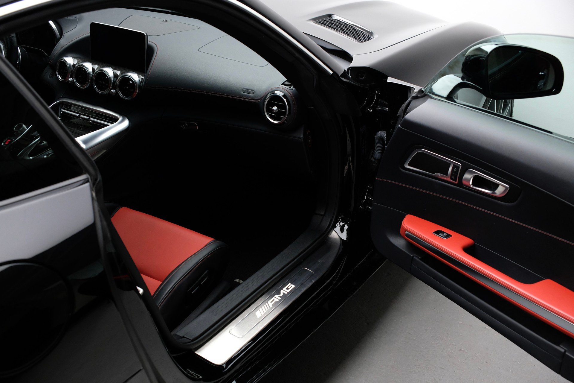 MERCEDES-BENZ AMG GT S Speedshift DCT-image-17