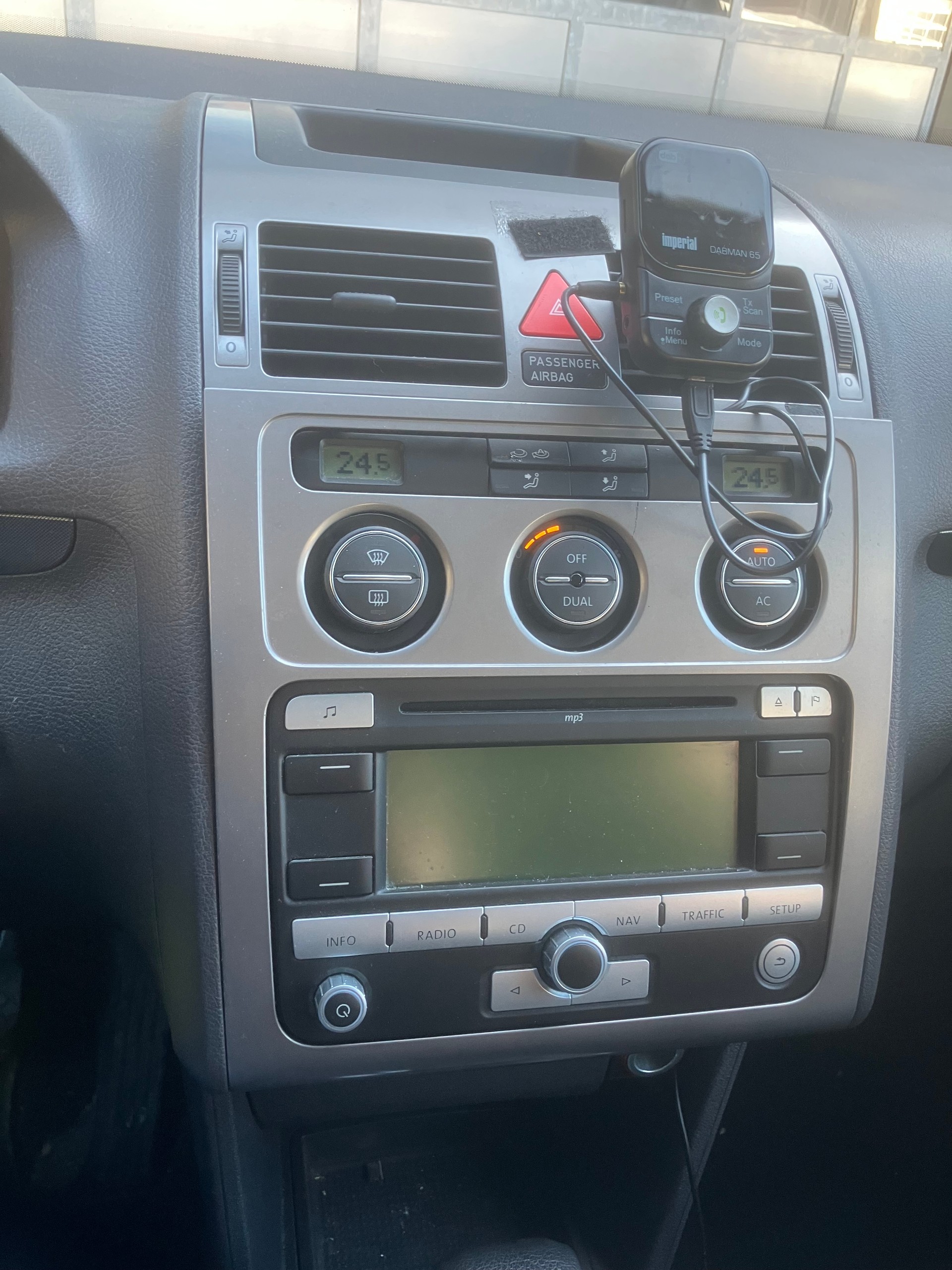 VW Touran 1.9 TDI Trendline DSG-image-7