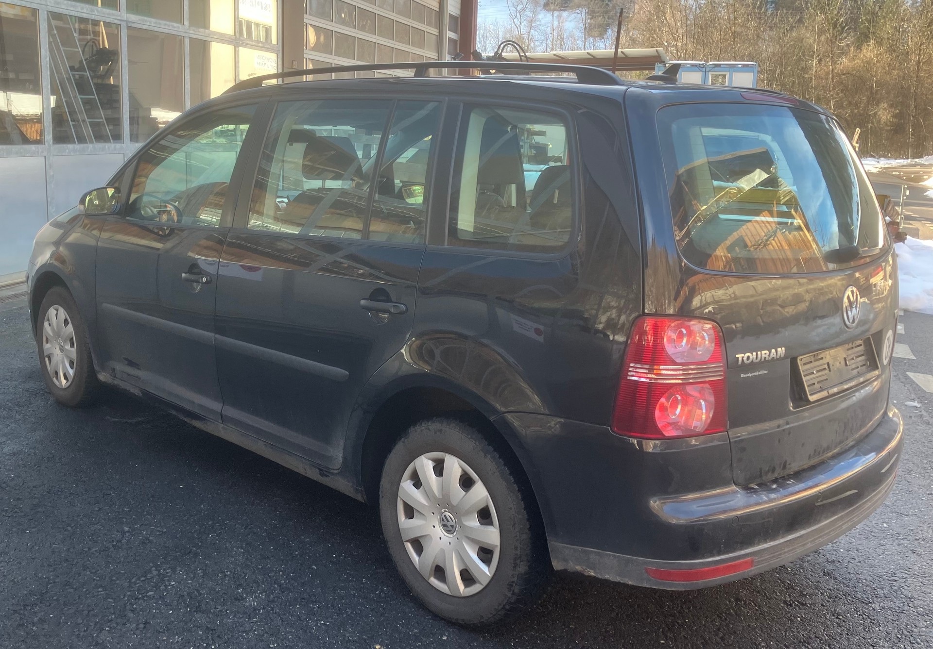 VW Touran 1.9 TDI Trendline DSG-image-3