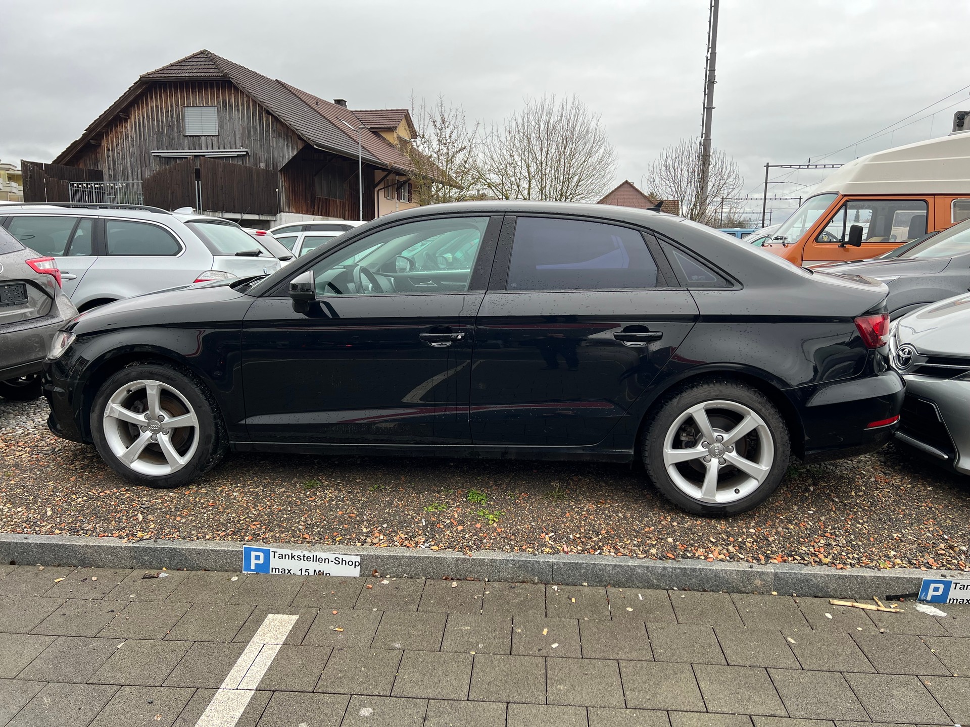 AUDI A3 Limousine 2.0 TDI Attraction-sedan-image-4