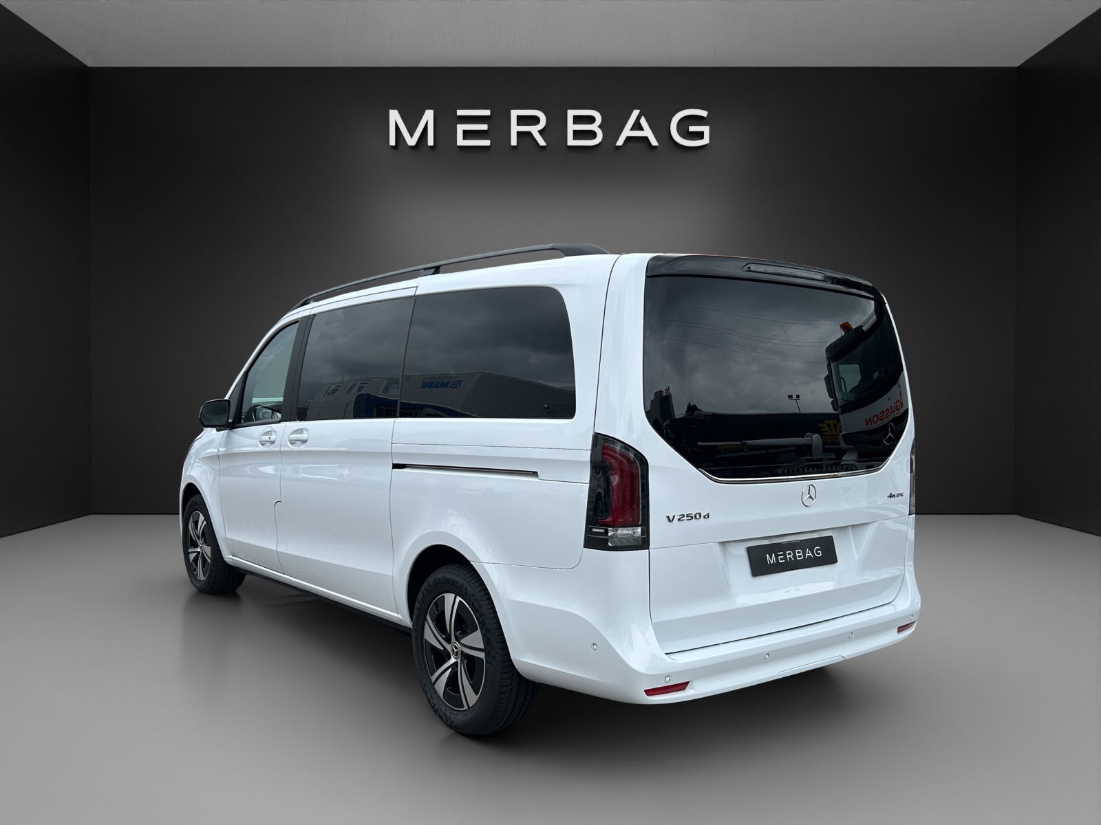 MERCEDES-BENZ V 250 d lang 4Matic 9G-Tronic-image-4