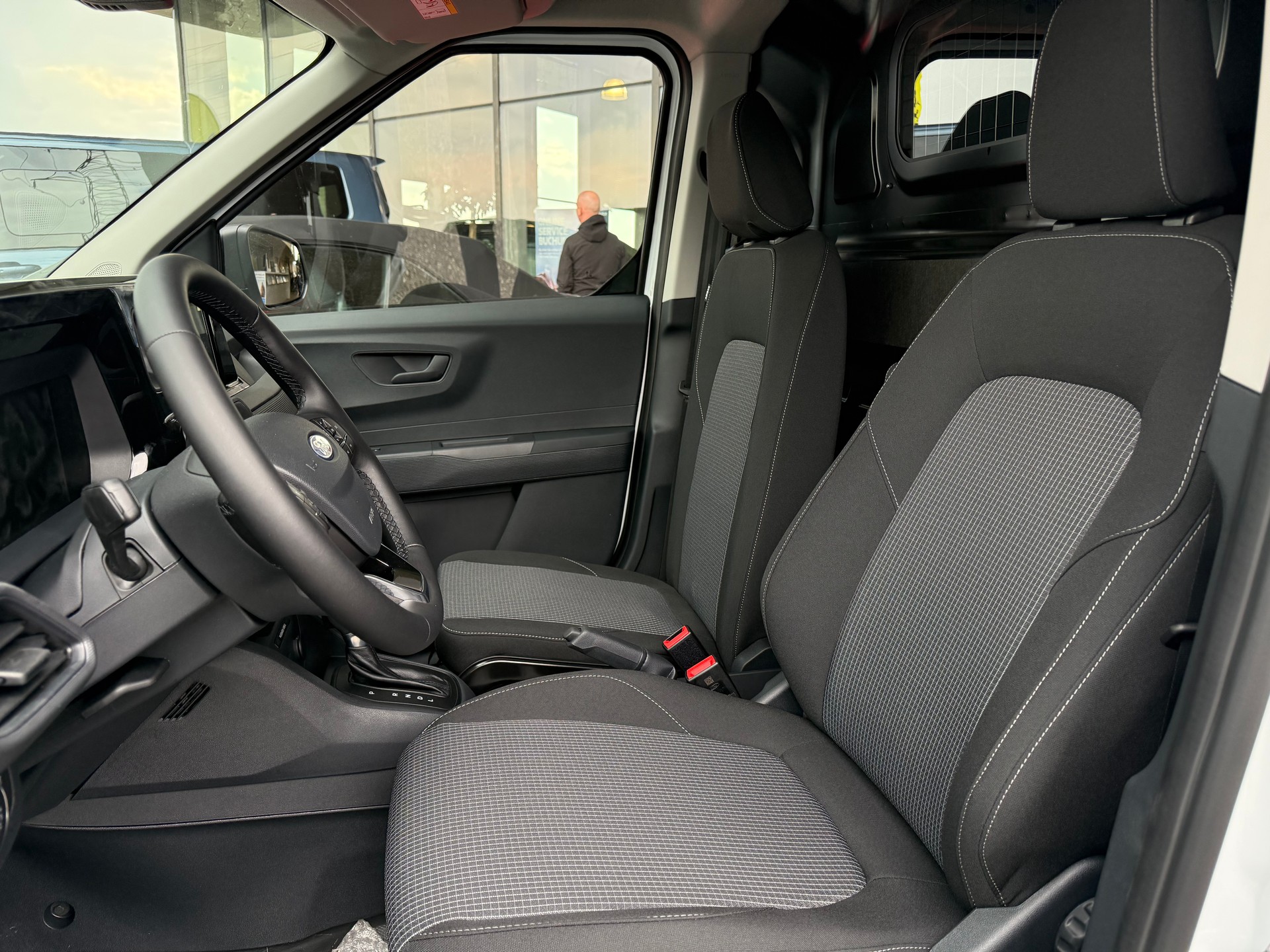 FORD Transit Courier Van 1.0 EcoBoost Trend Automat-image-7