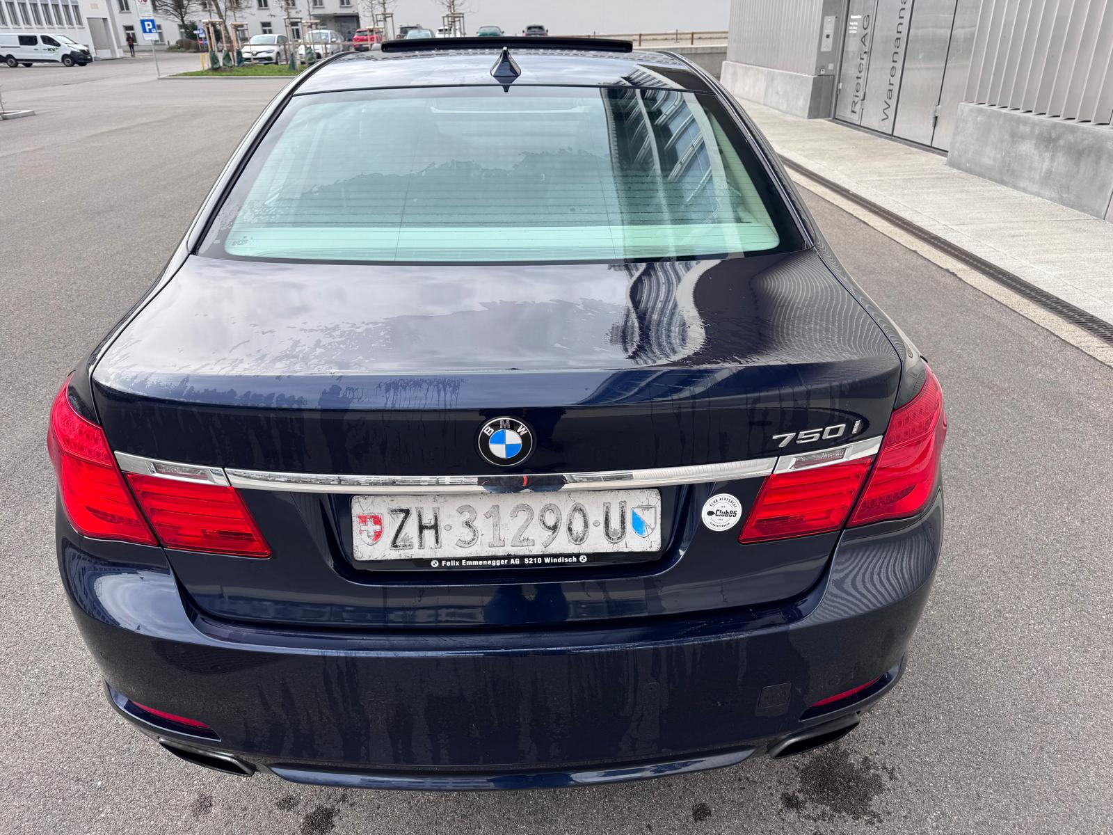 BMW 750i xDrive-image-4