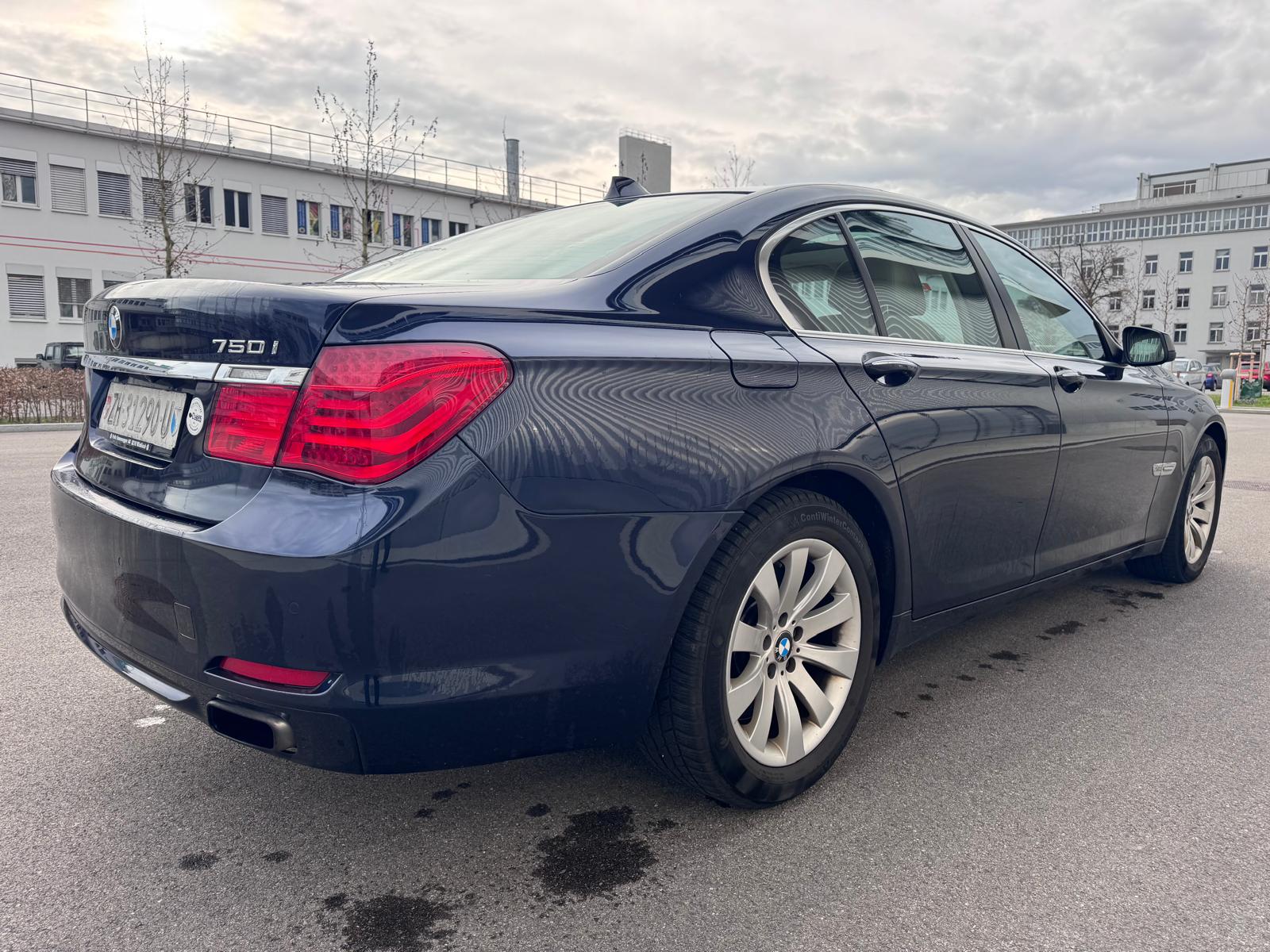 BMW 750i xDrive-image-3