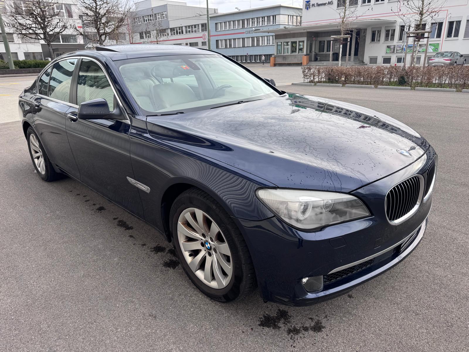 BMW 750i xDrive-image-2
