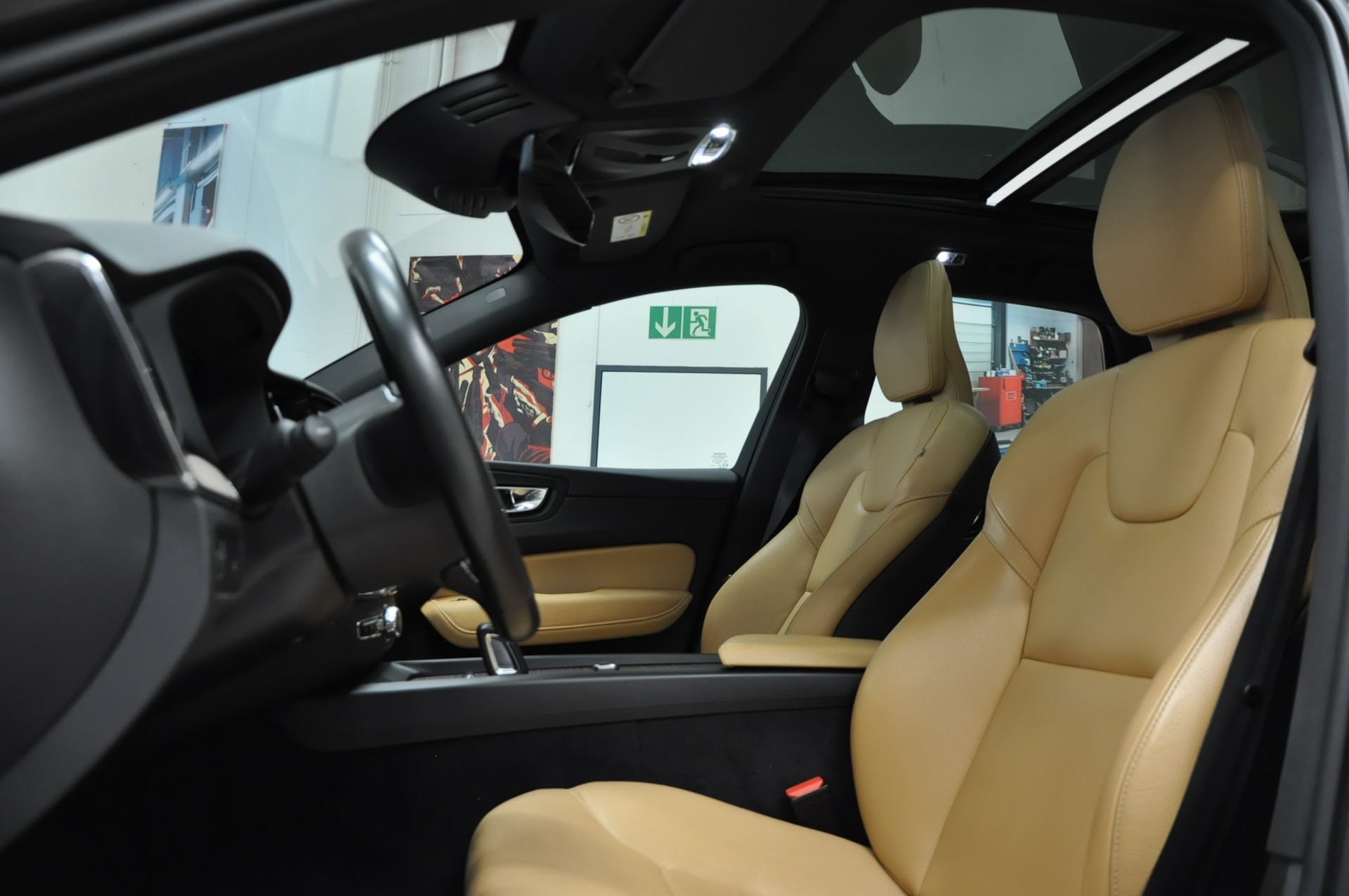 VOLVO XC60 B4 Diesel Mild Hybrid AWD Inscription Geartronic-image-9