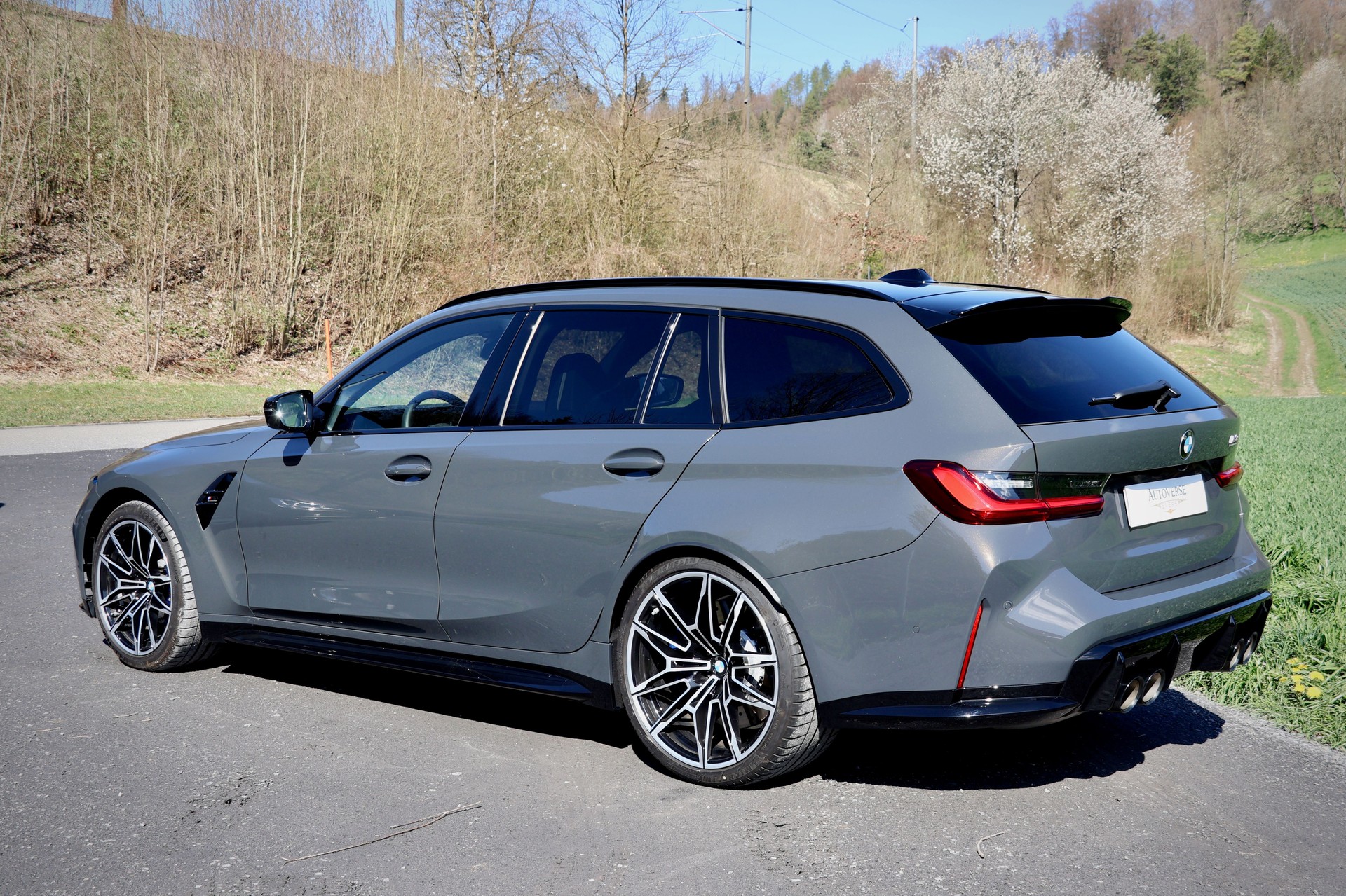 BMW M3 Touring xDrive Competition M-image-6