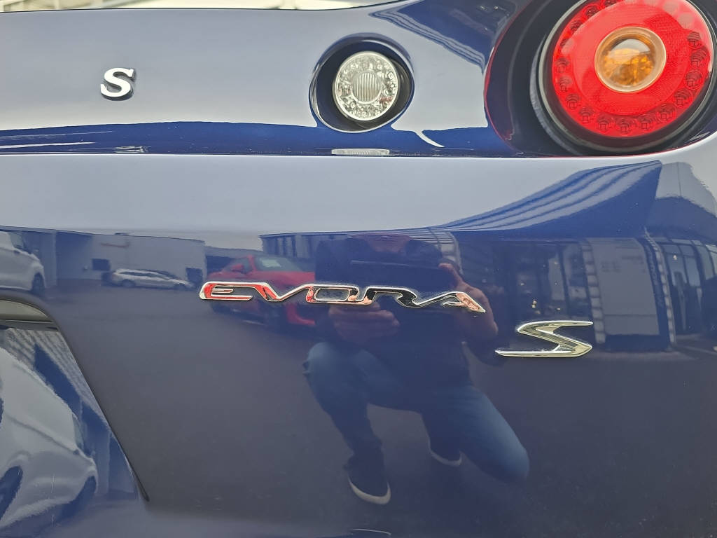 LOTUS Evora S-image-14
