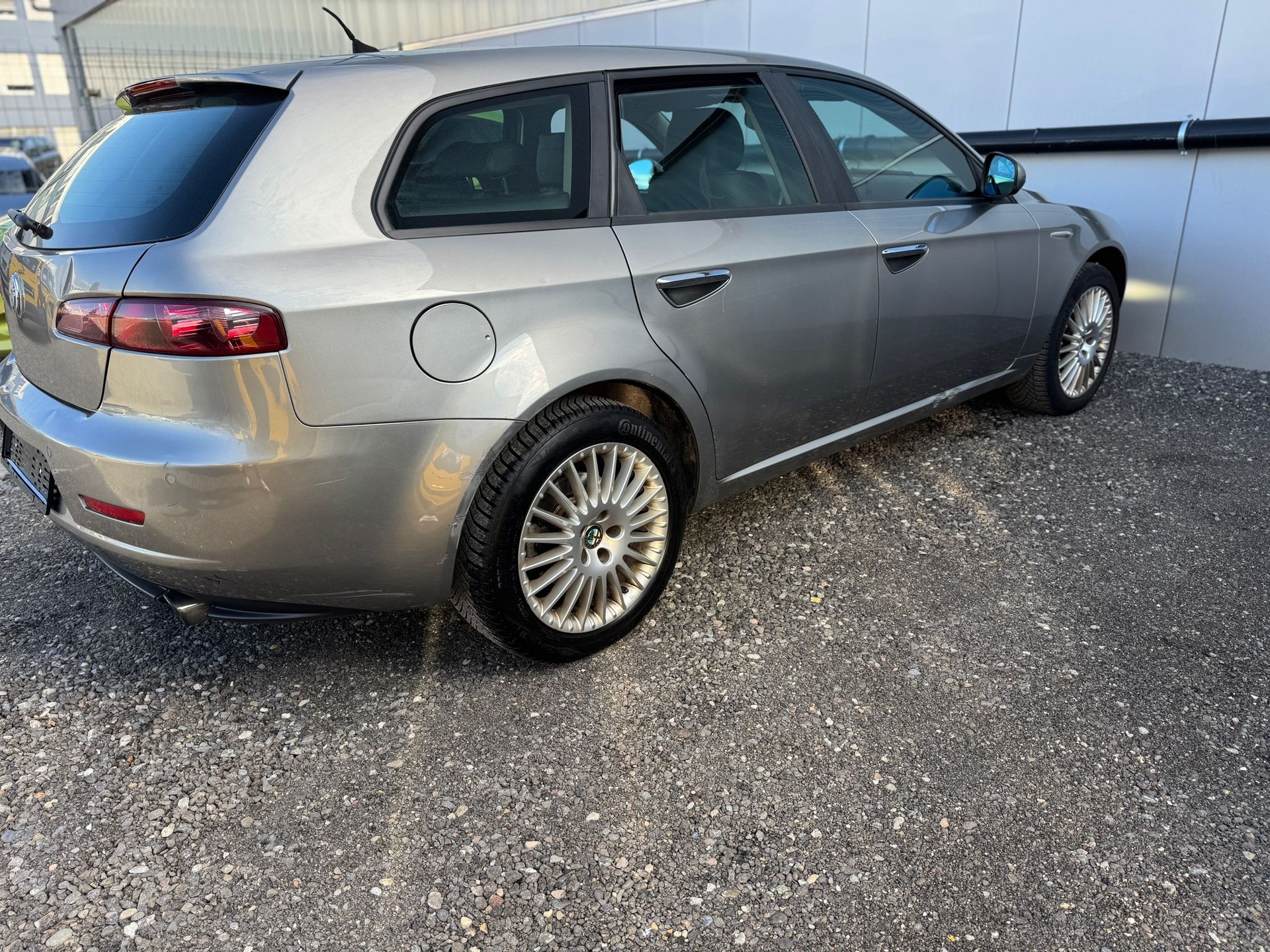 ALFA ROMEO 159 Sportwagon 3.2 JTS Q4 Distinctive-showroom-element-1