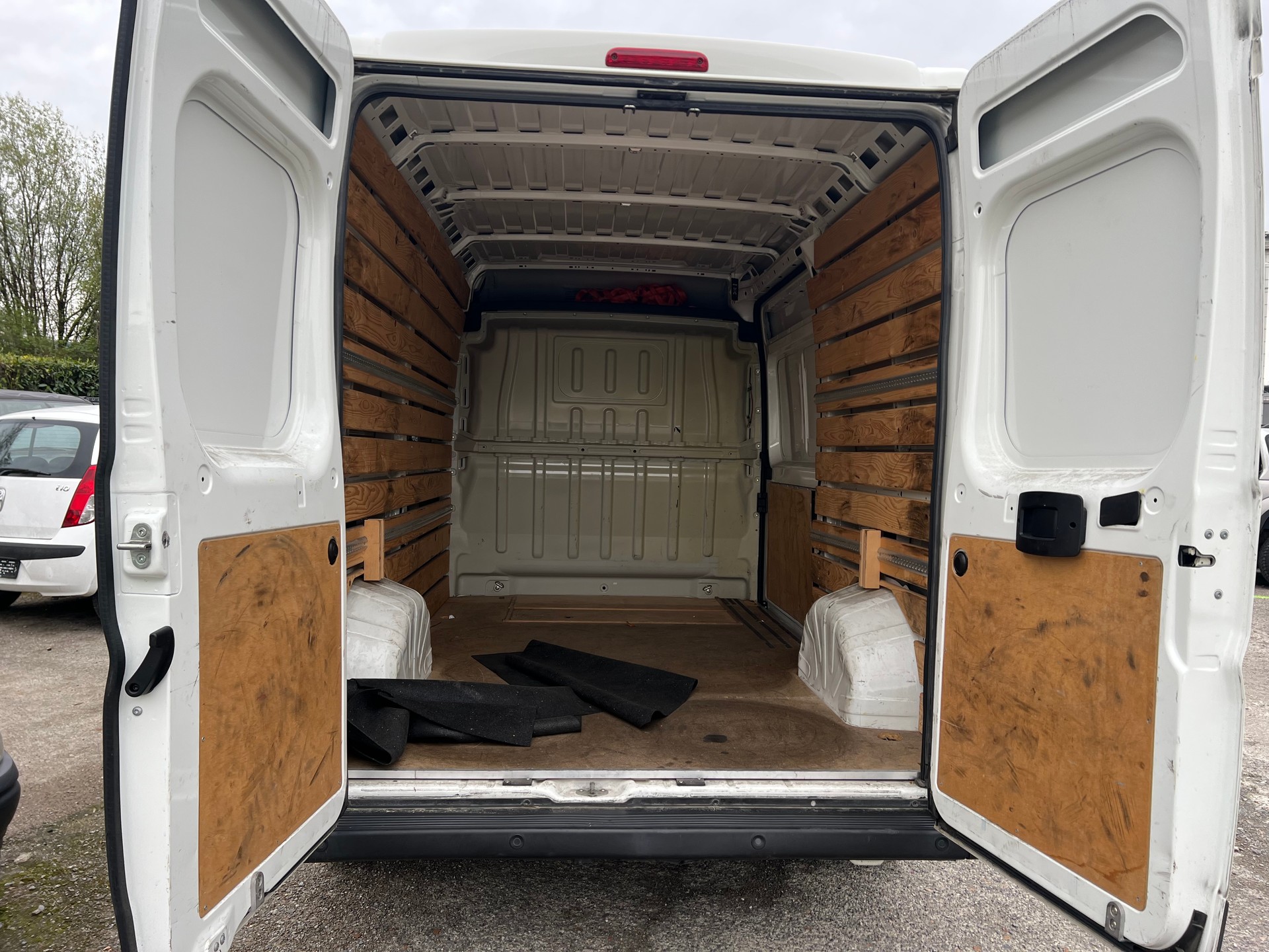 PEUGEOT Boxer 2.2 HDI 333 Pro L2H2-image-6