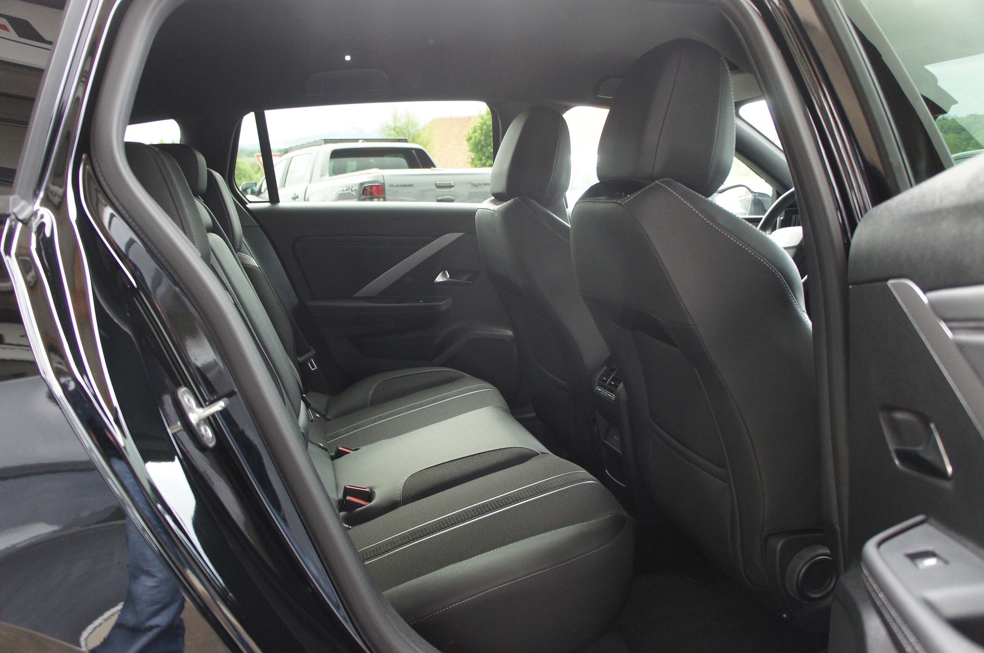 OPEL Astra Sports Tourer 1.6 PHEV Turbo GS A-image-9