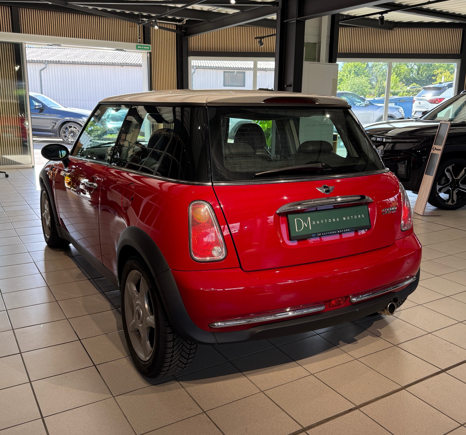 MINI Cooper-image-4
