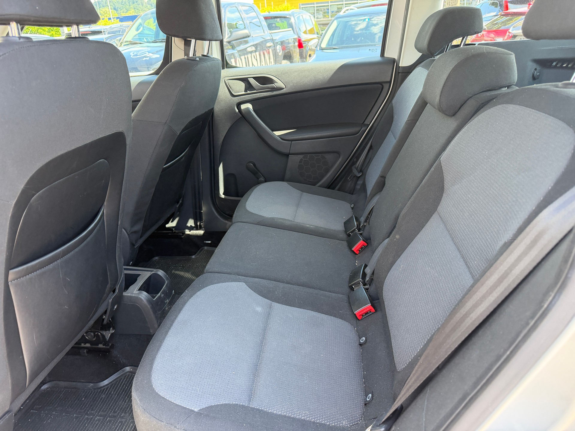 SKODA Yeti 1.8 TSI Entry 4x4-image-12