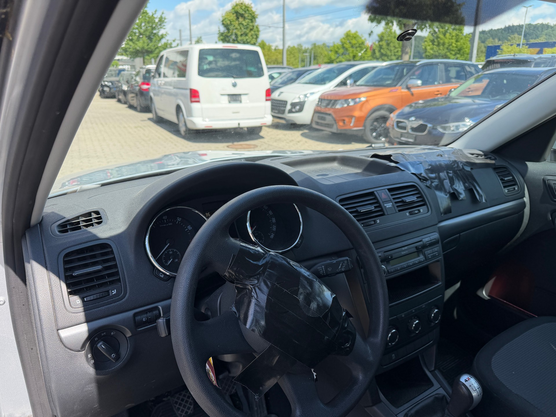 SKODA Yeti 1.8 TSI Entry 4x4-image-9