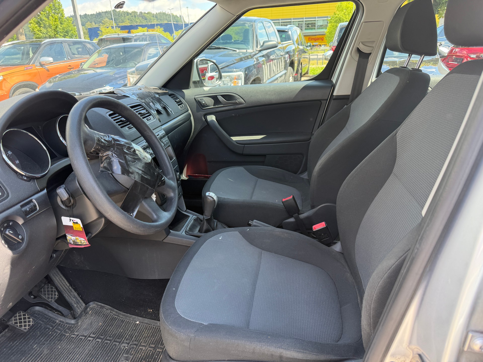 SKODA Yeti 1.8 TSI Entry 4x4-image-8