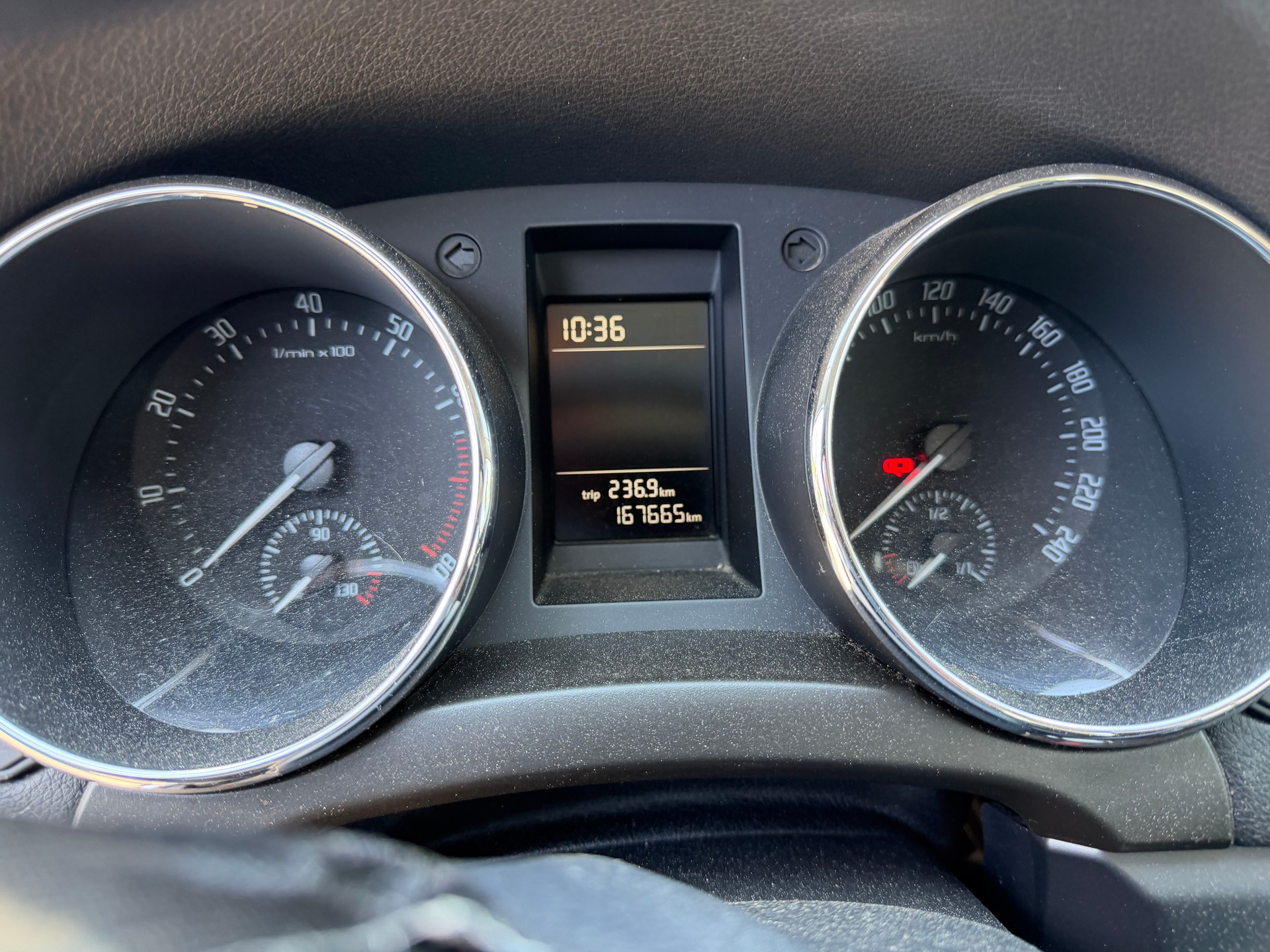 SKODA Yeti 1.8 TSI Entry 4x4-image-10