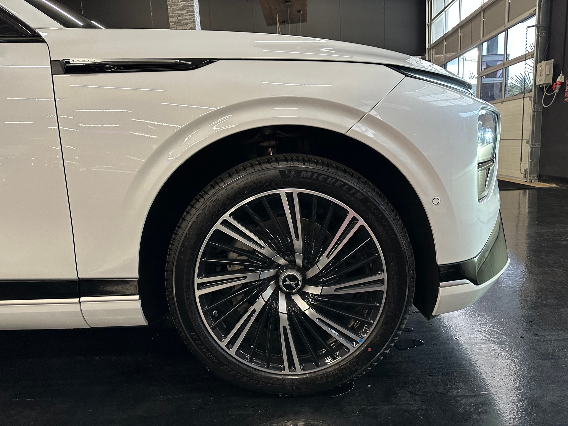 XPENG G9 98kWh Performance AWD-image-24