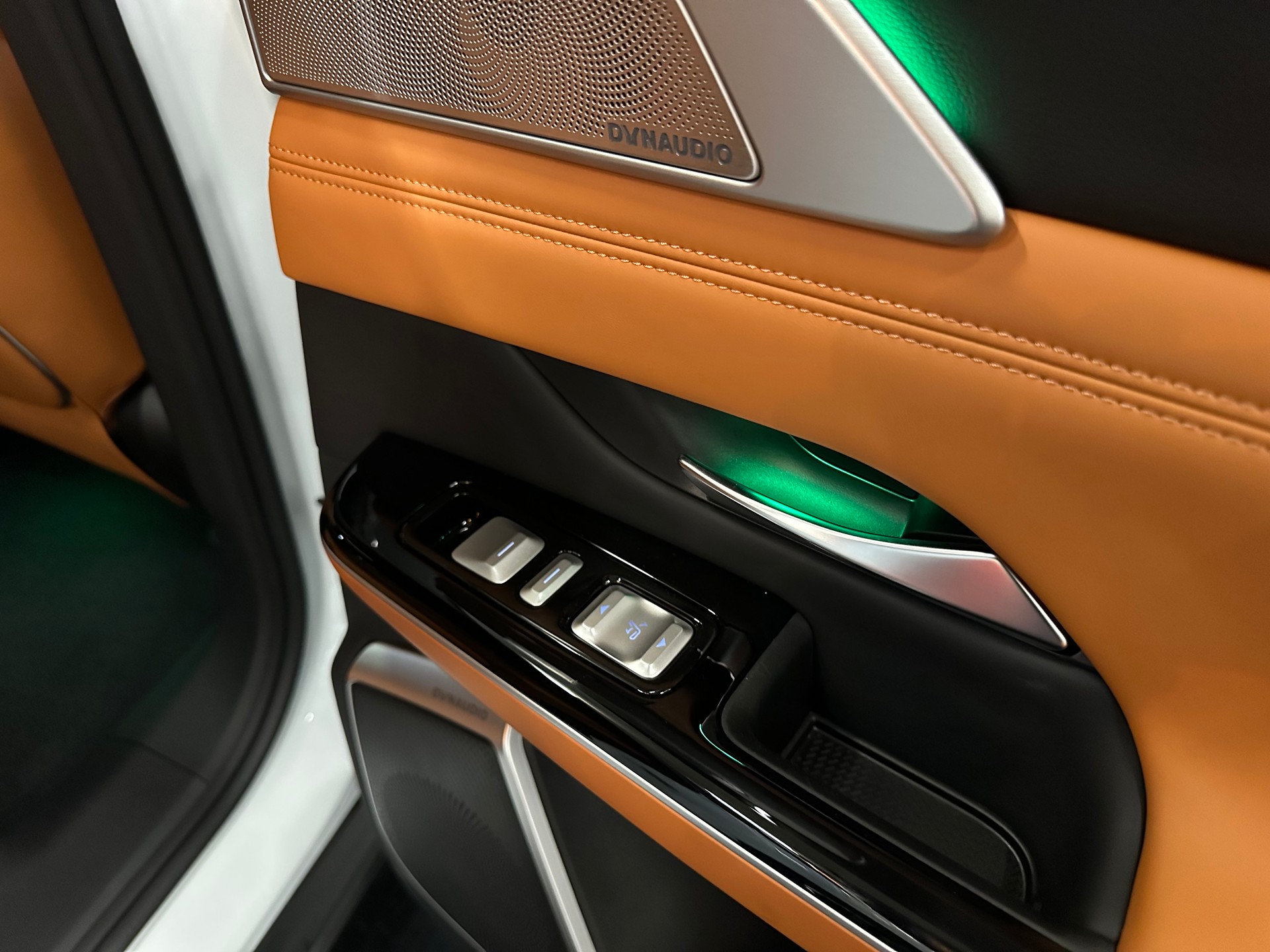 XPENG G9 98kWh Performance AWD-image-16