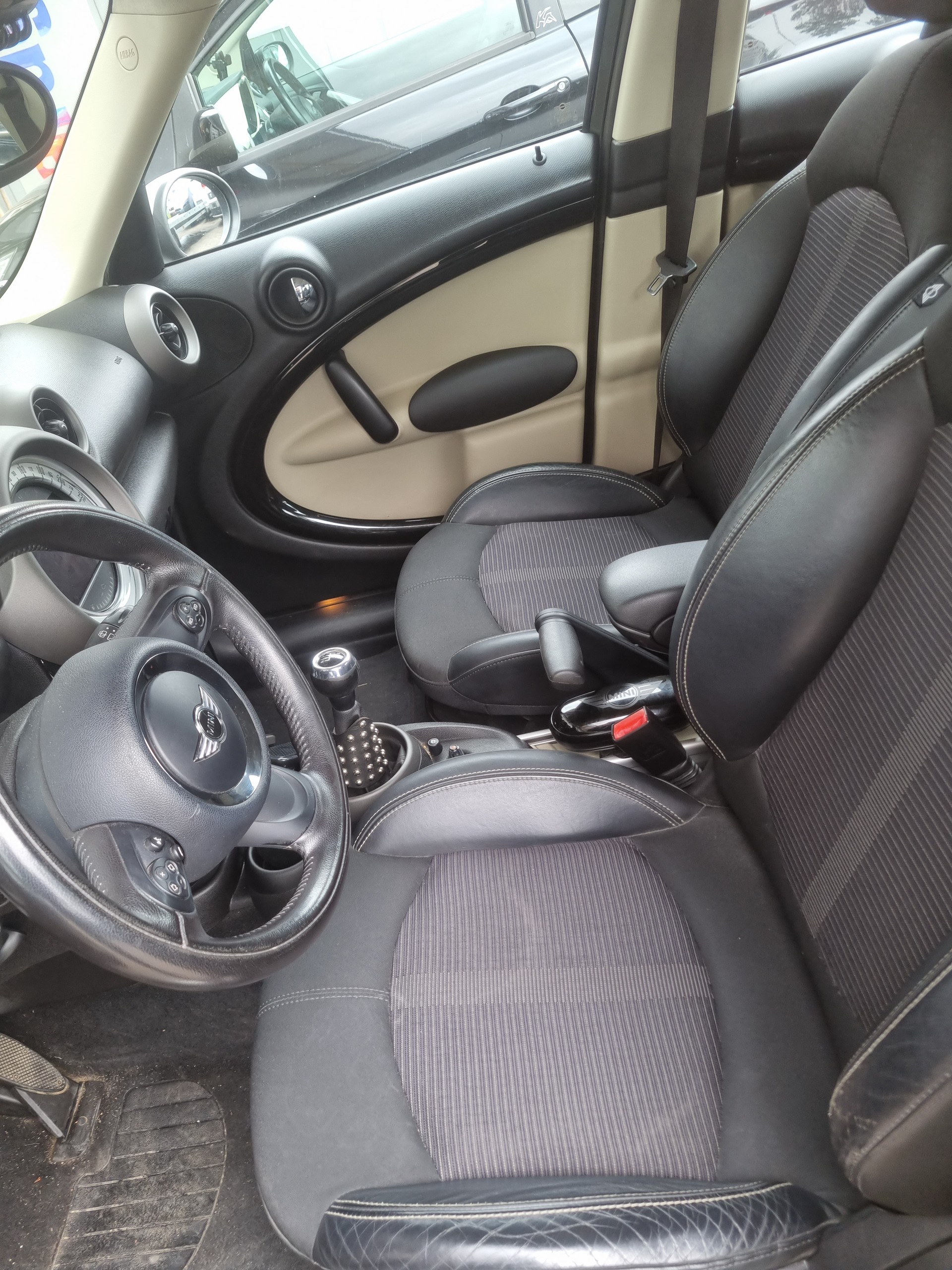 MINI Countryman Cooper D ALL4-image-8