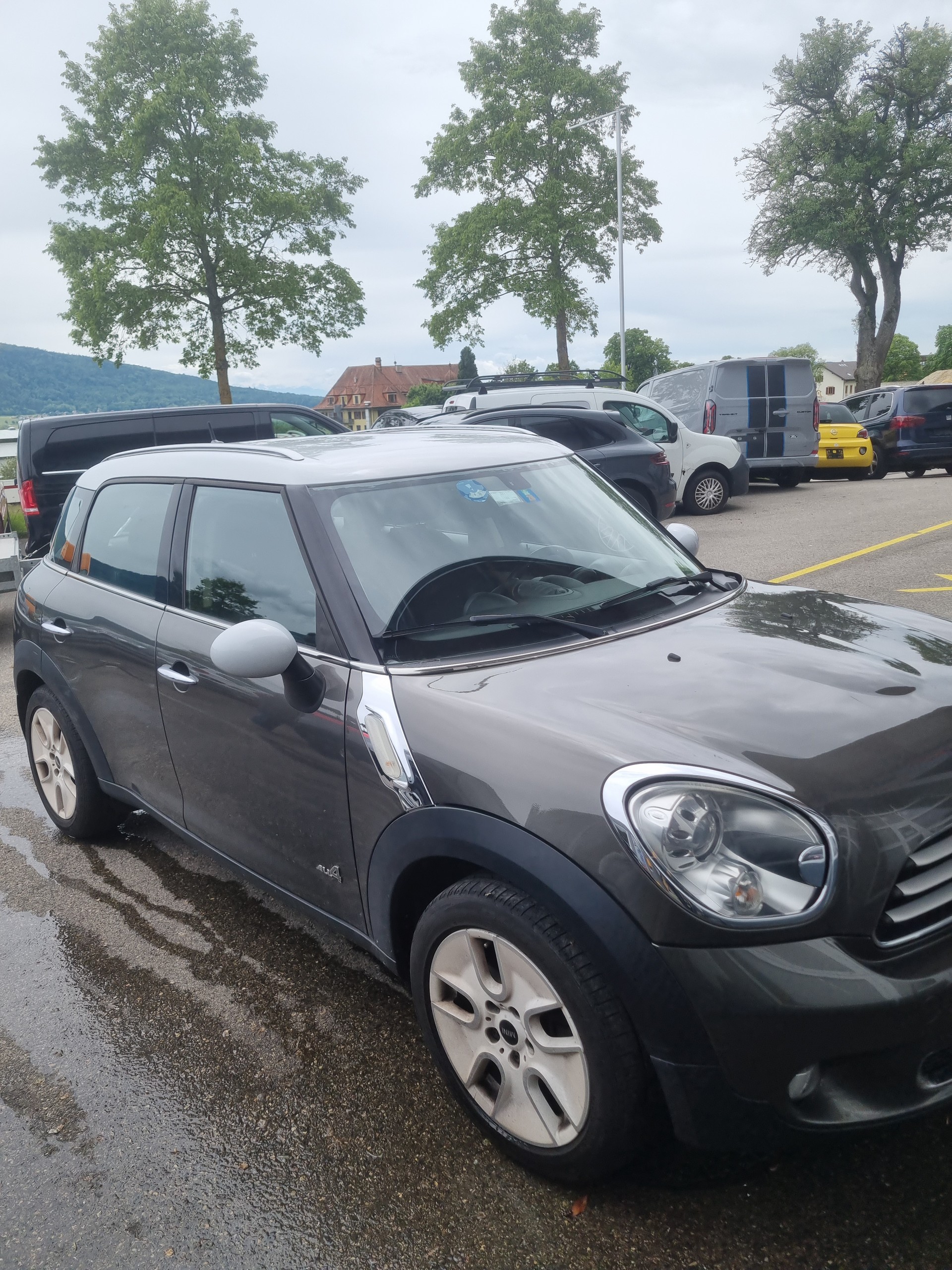 MINI Countryman Cooper D ALL4-image-1