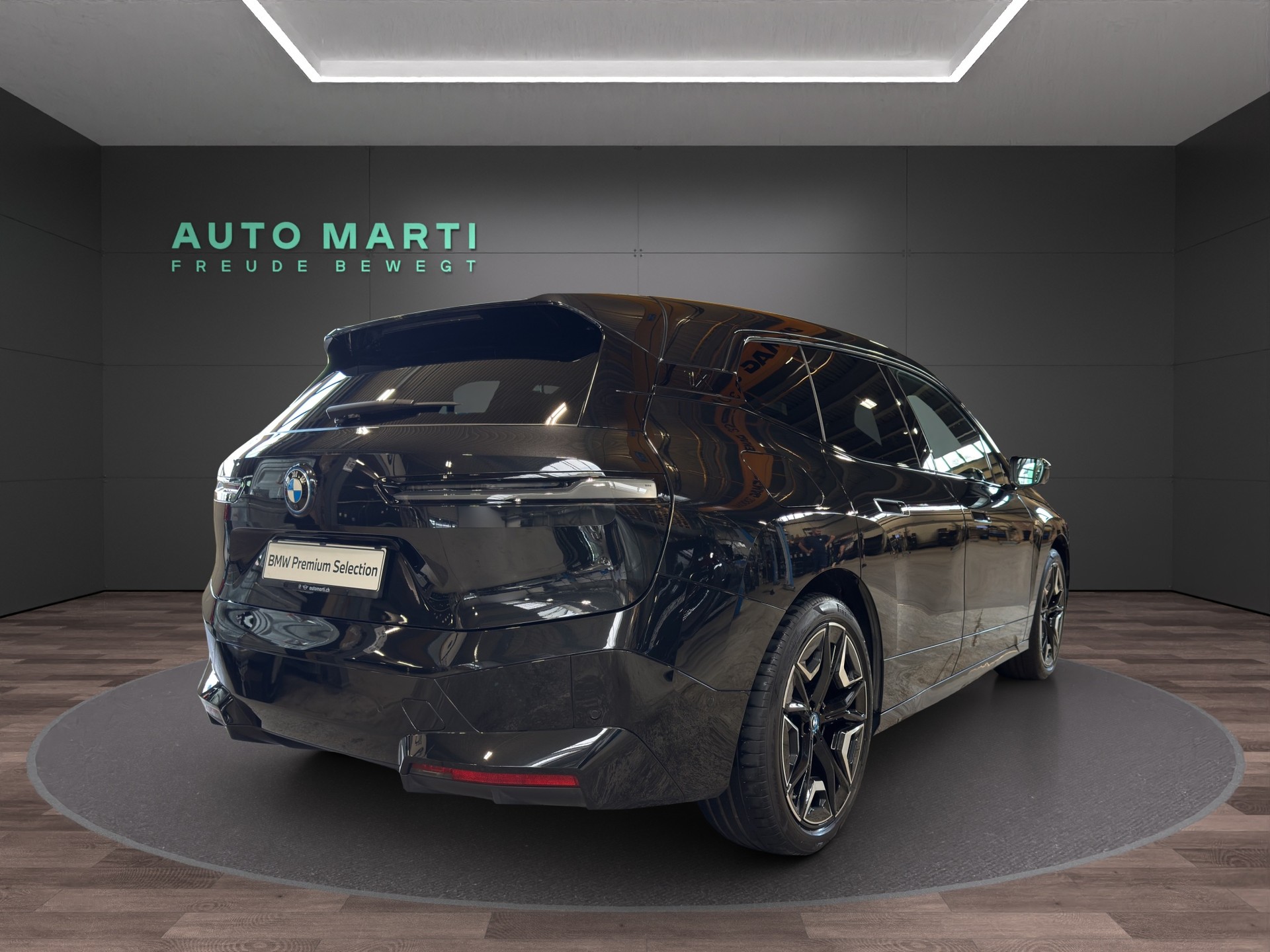 BMW iX M60-image-4