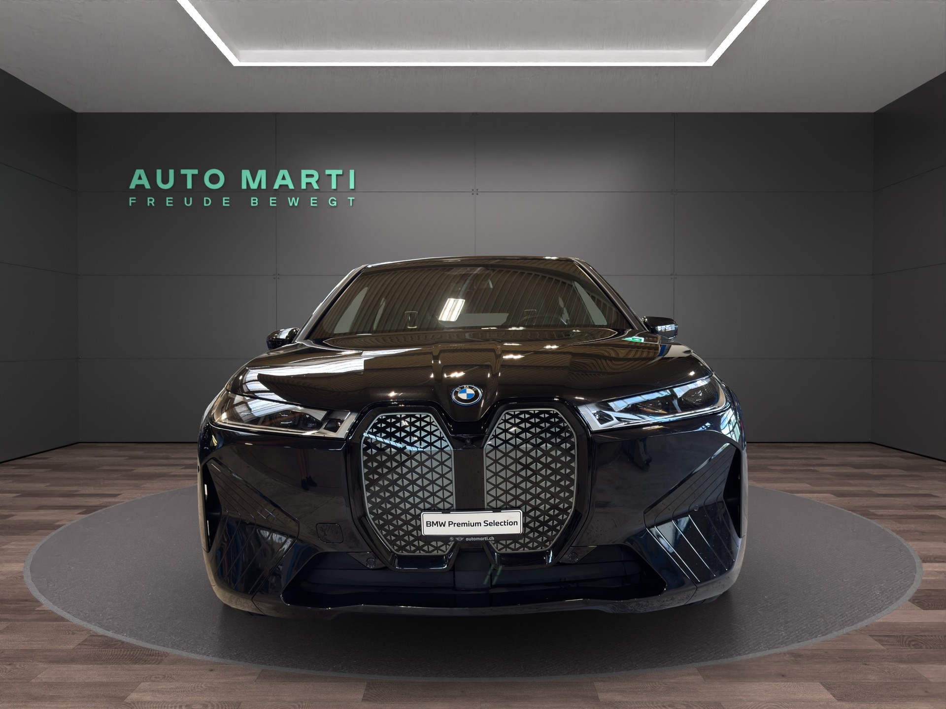 BMW iX M60-image-5