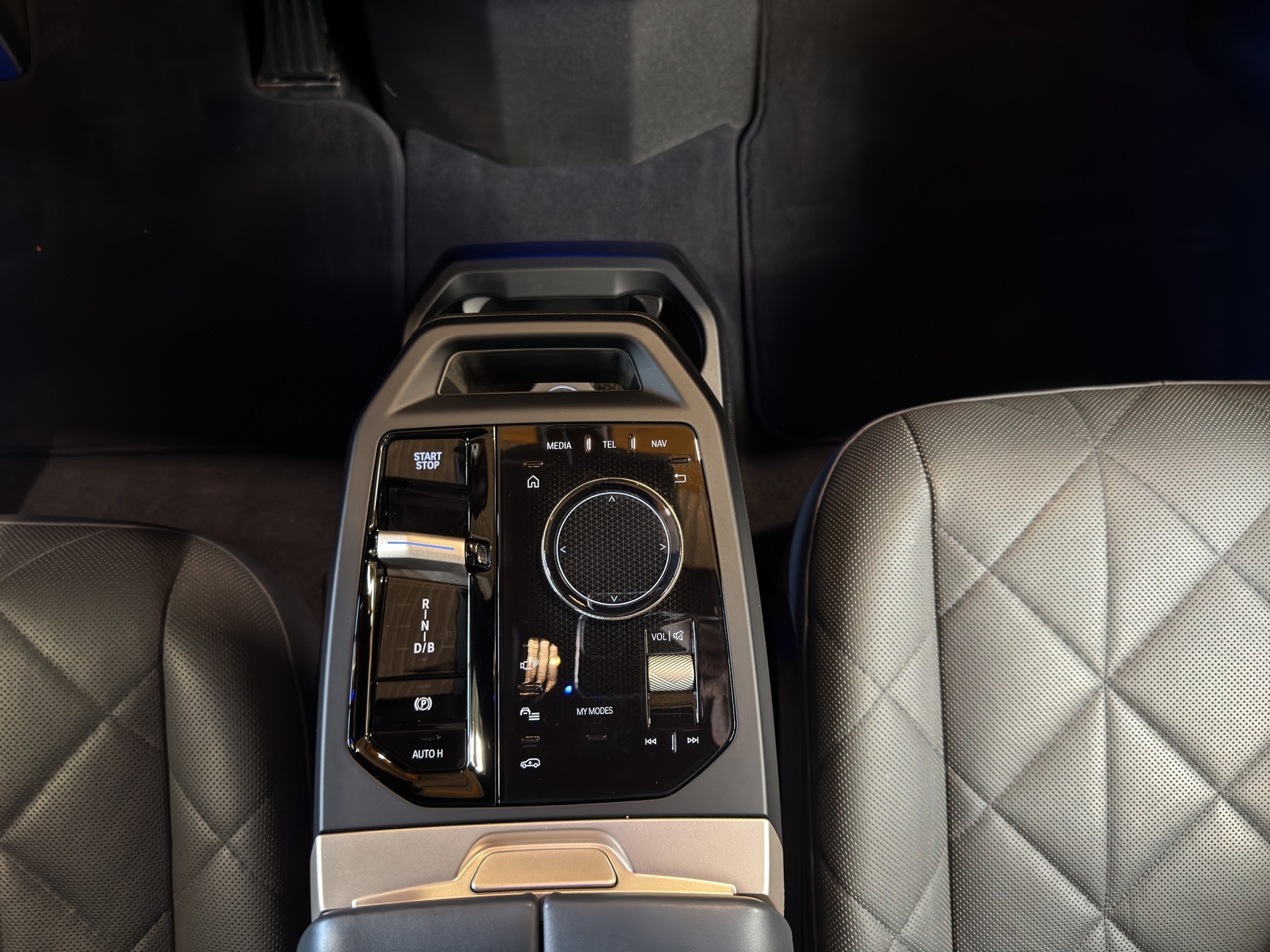 BMW iX M60-image-10