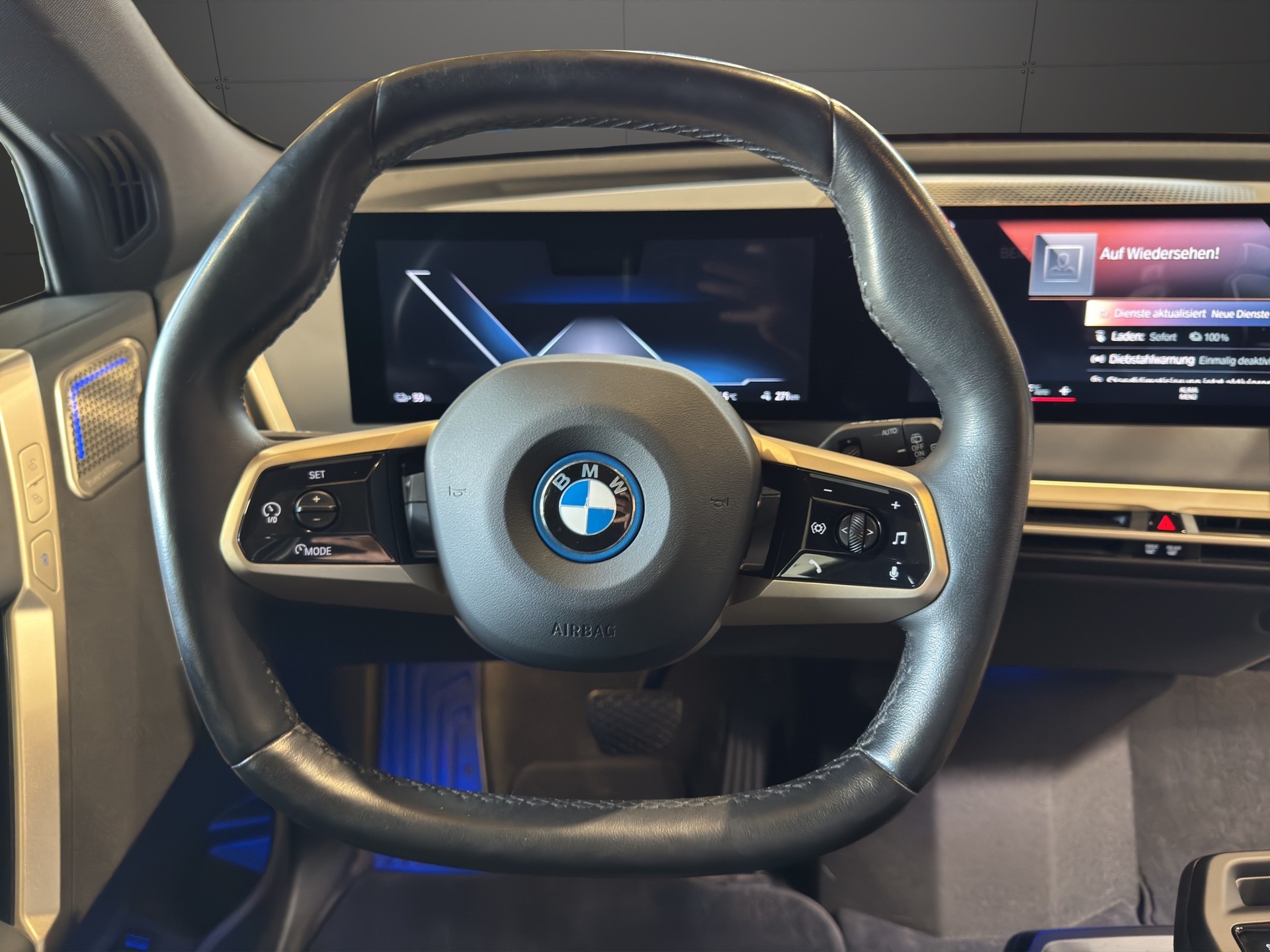 BMW iX M60-image-14