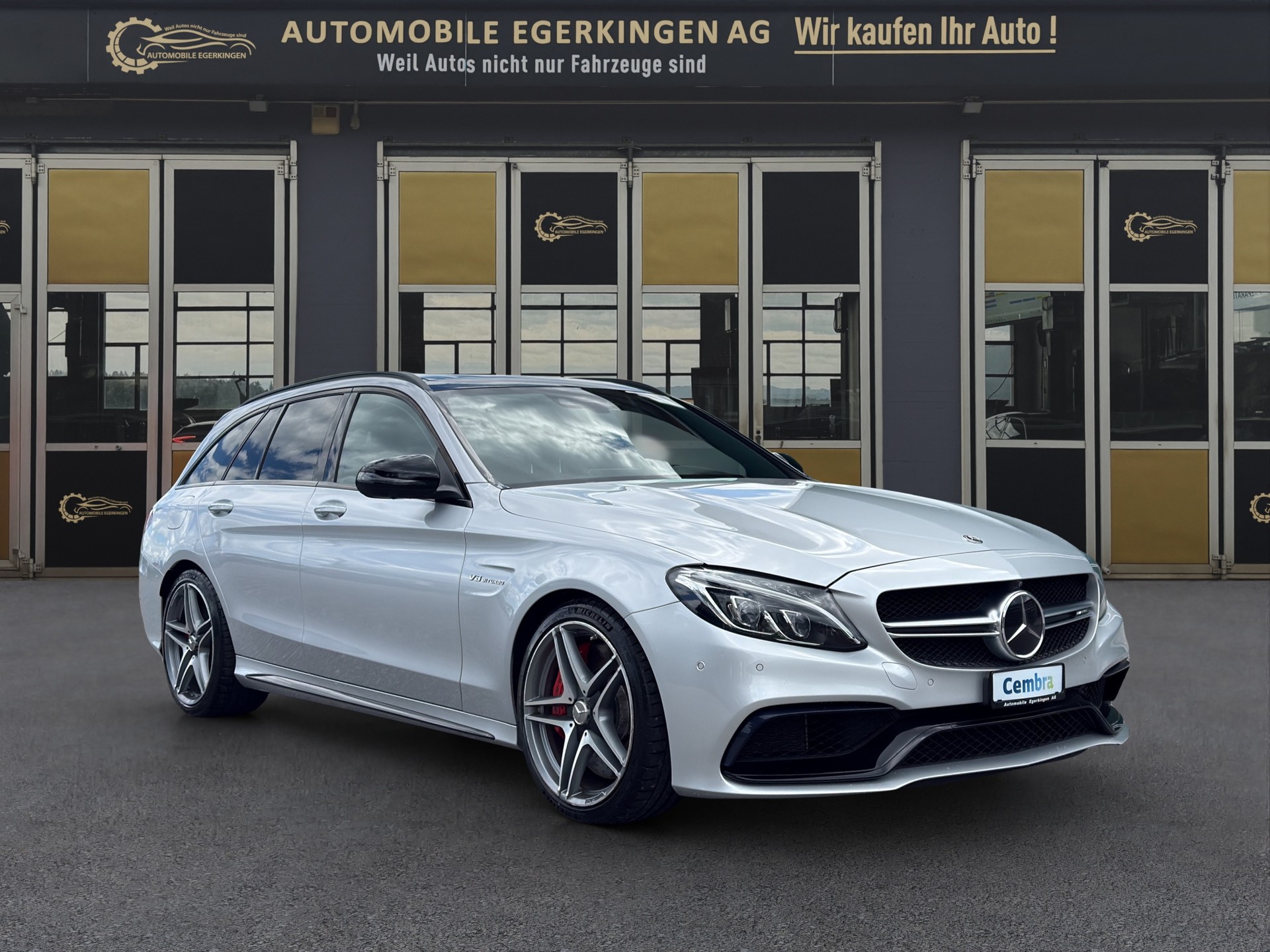 MERCEDES-BENZ C 63 S AMG Kombi-showroom-element-2