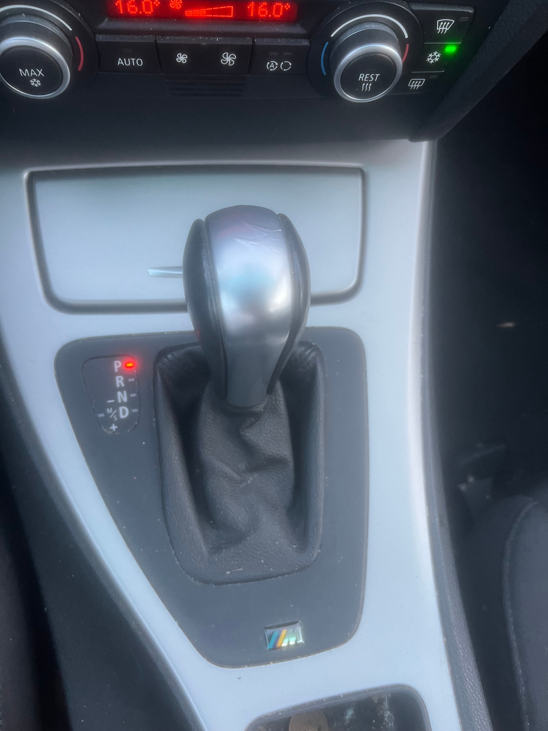 BMW 320i Touring Access Steptronic-image-9