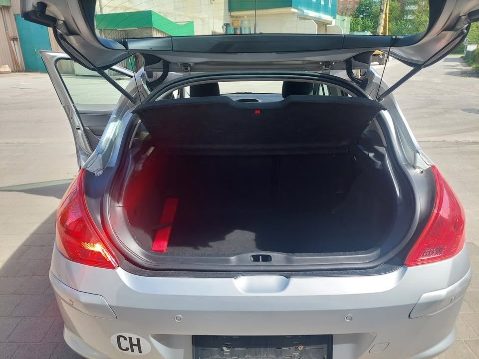 PEUGEOT 308 SW 1.6 16V VTI Trendy Automatic-image-6