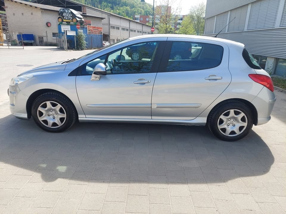 PEUGEOT 308 SW 1.6 16V VTI Trendy Automatic-image-1