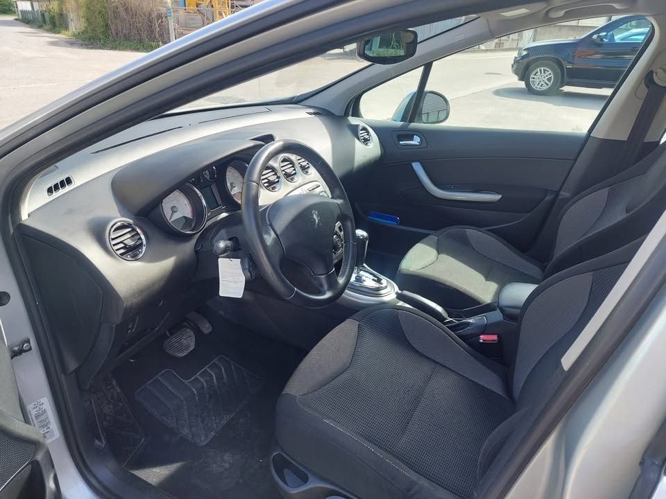 PEUGEOT 308 SW 1.6 16V VTI Trendy Automatic-image-7
