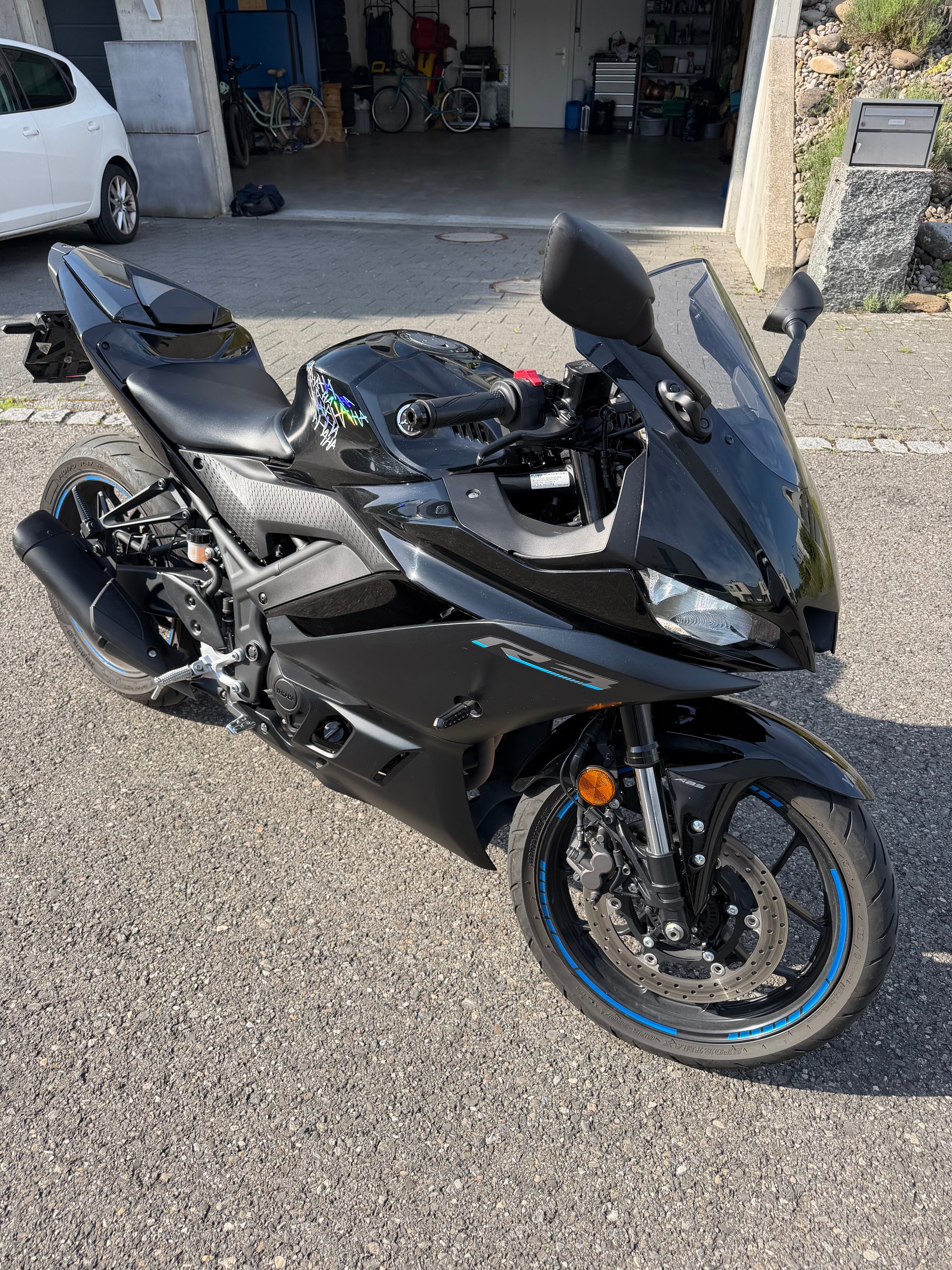 YAMAHA YZF-R3-image-7